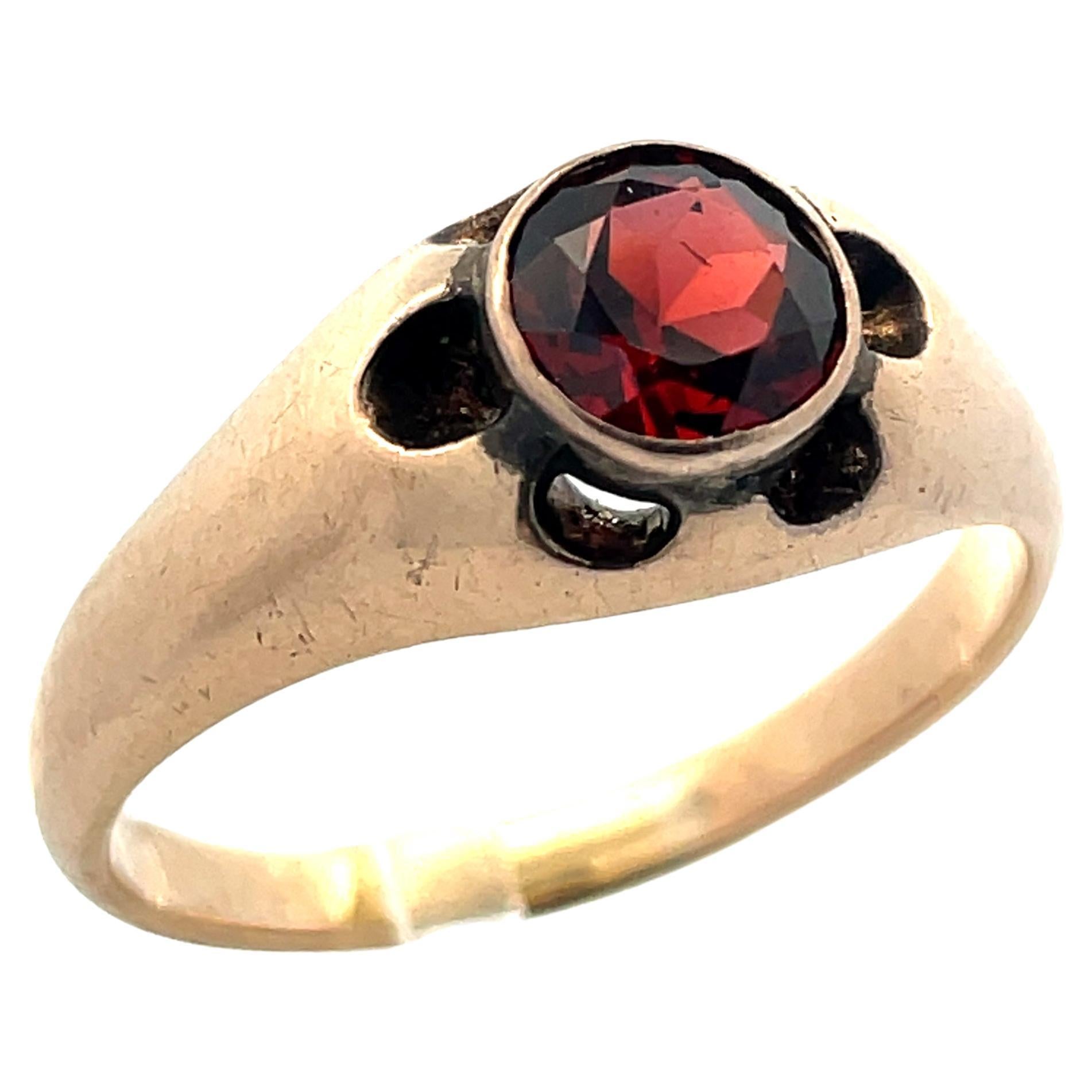 1890 Victorian 14K Yellow Gold Garnet Ring  For Sale