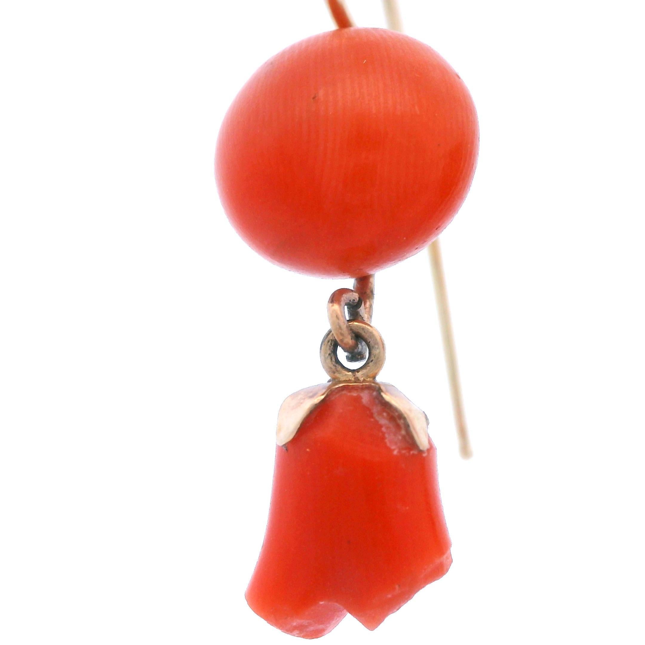 1890 Victorian 14k Yellow Gold Natural Coral Floral Earrings For Sale 1