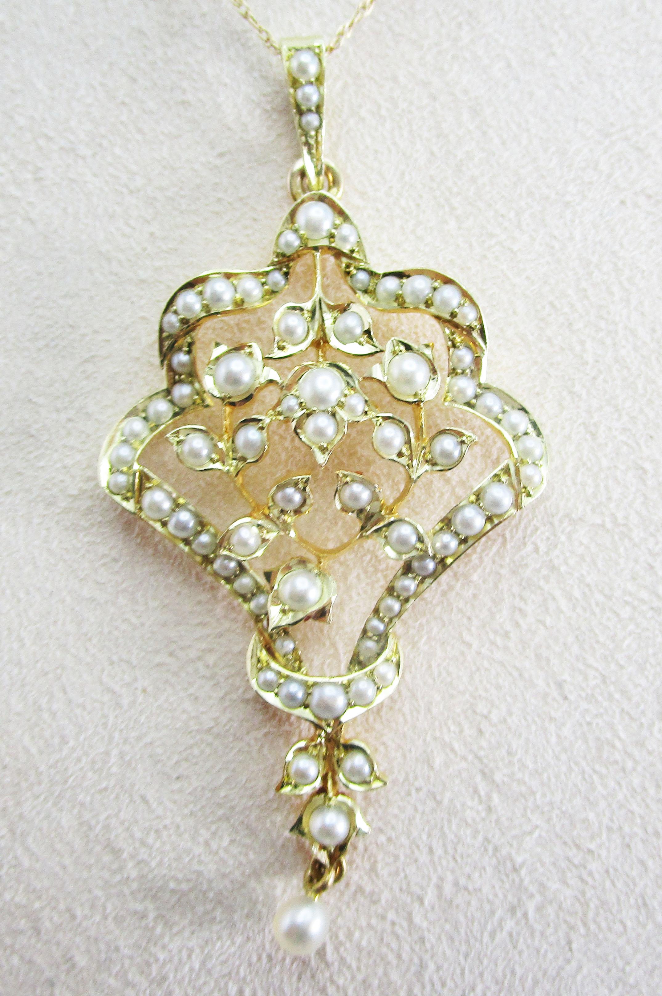 1890 Victorian 15 Karat Yellow Gold English Seed Pearl Pendant Lavaliere In Good Condition In Lexington, KY