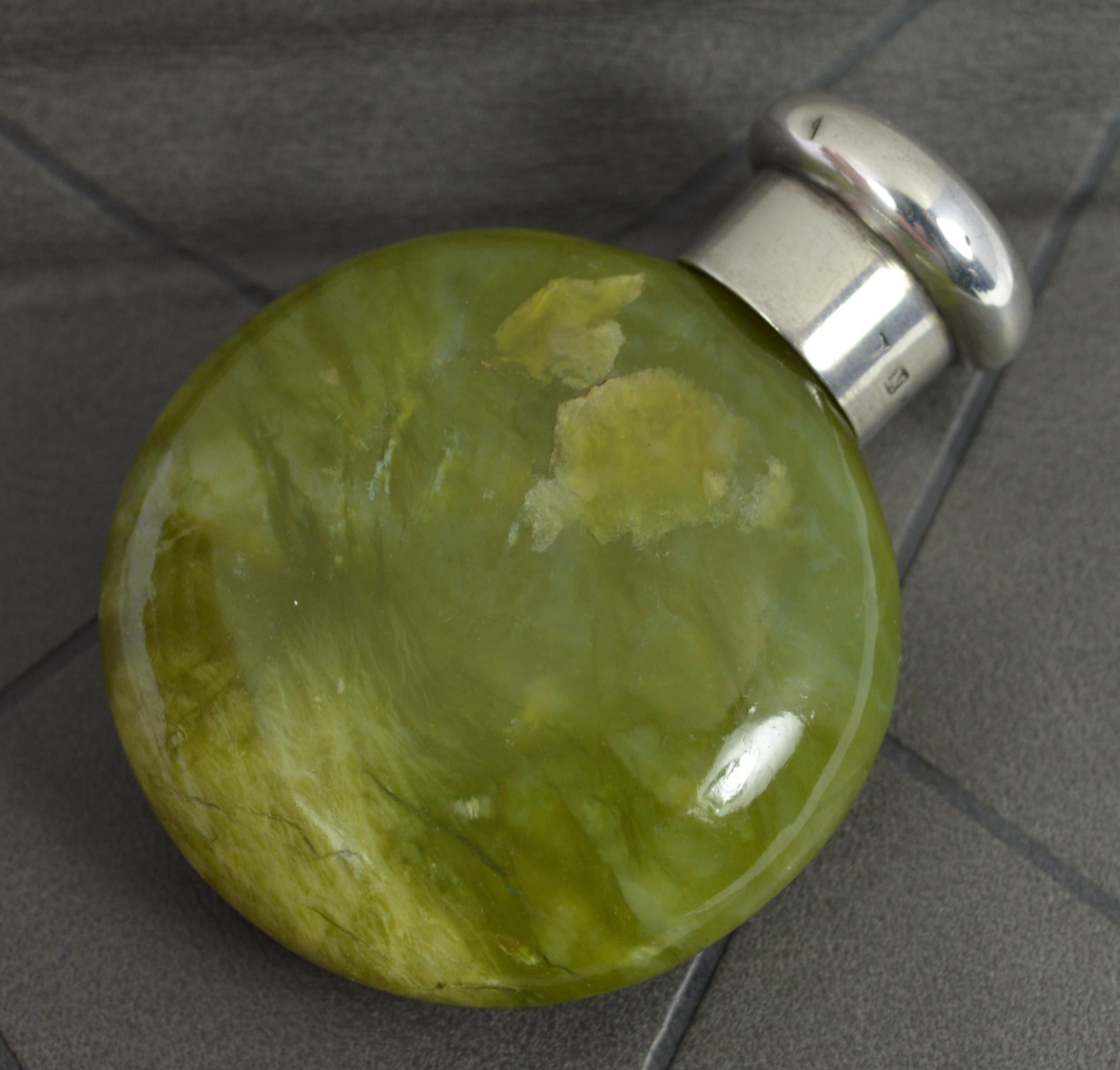 1890 Victorian Sterling Silver and Green Hardstone Scent Bottle In Good Condition In St Helens, GB