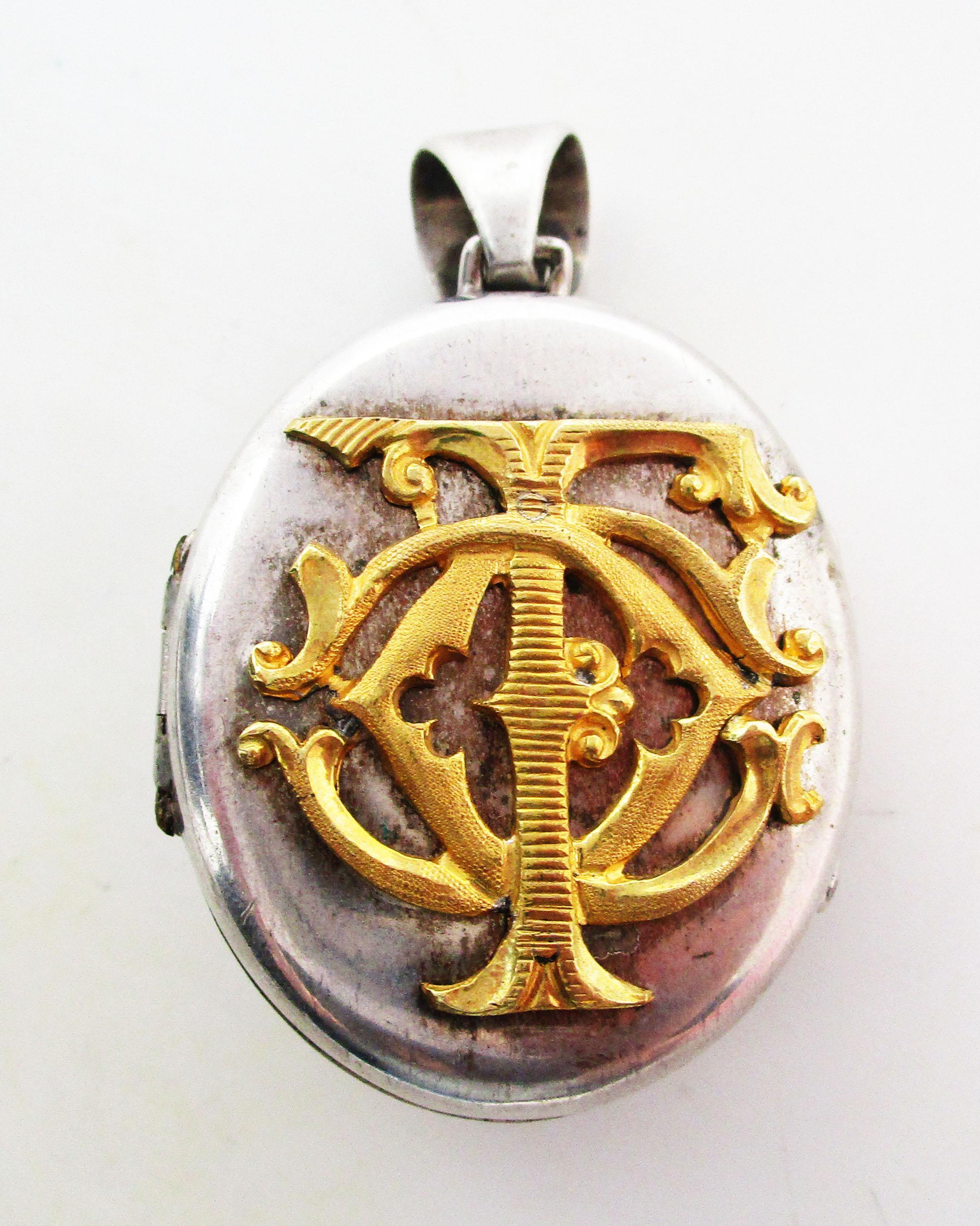 1890 Victorian Sterling Silver and Vermeil Royal Fusiliers Locket In Good Condition In Lexington, KY