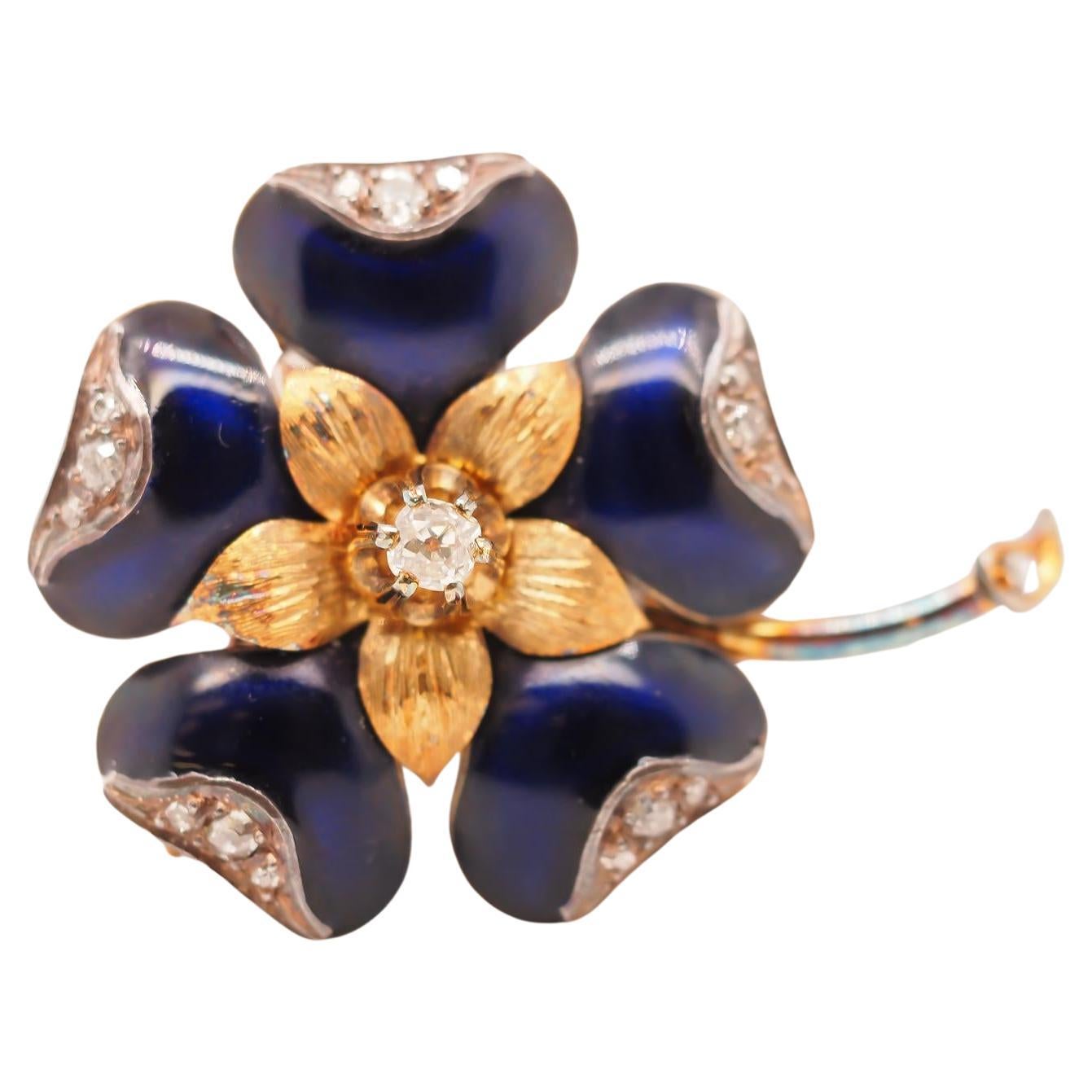 Broche flor de oro amarillo de 1890 con esmalte y diamantes de mina antigua