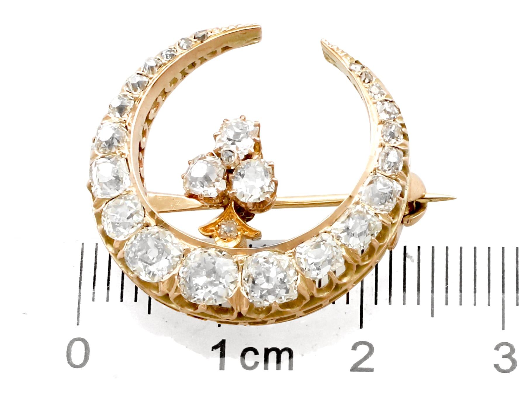 1890s Antique 2.13 Carat Diamond and Yellow Gold Crescent Brooch 2