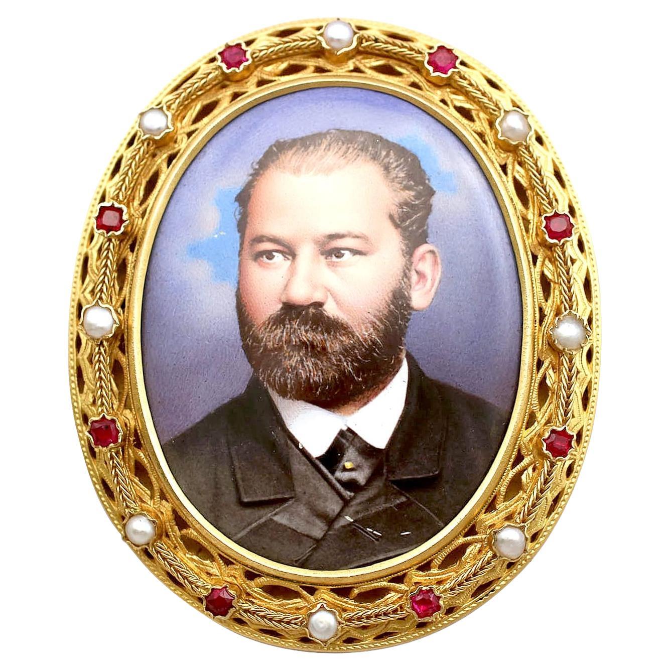 1890, Antiquités, Broche en émail et perles de rocaille 1,10 carat rubis et or jaune en vente