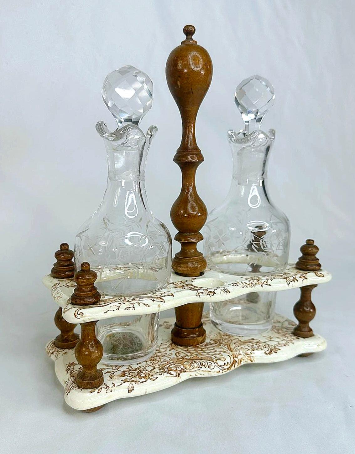 Cristallo 1890 Antique French Salins Creamware Cruet Set Olio e Aceto - 3 pezzi in vendita