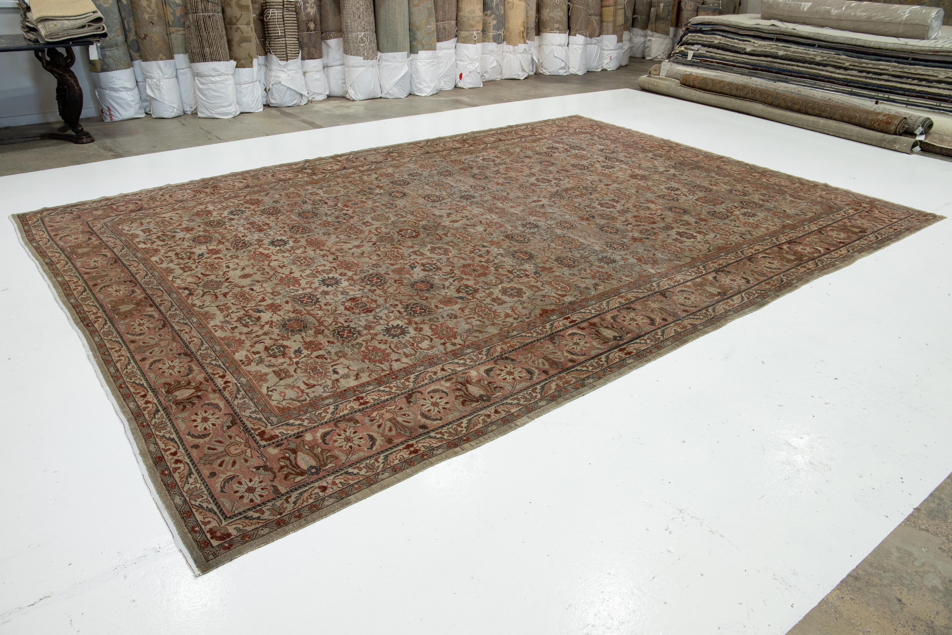 Persiano Tappeto antico persiano in lana Malayer del 1890 con disegni floreali in marrone in vendita