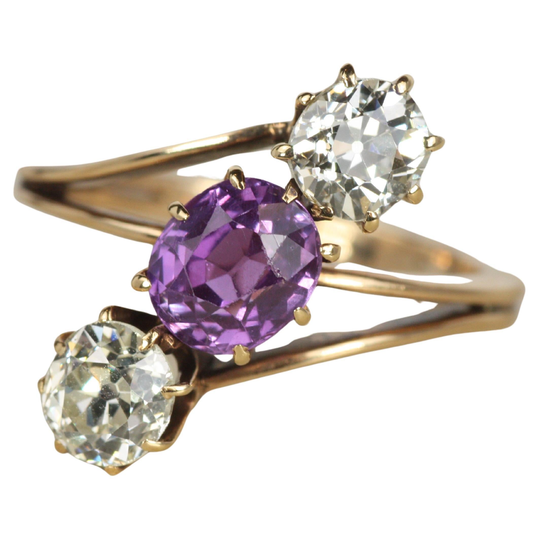 Bague de mode des années 1890 en saphir violet et diamant taillé à l
ancienne
