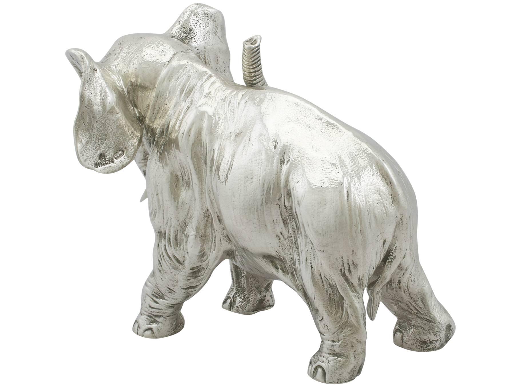 1890s Antique Russian Silver Table Ornament of an Elephant by Karl Fabergé In Excellent Condition In Jesmond, Newcastle Upon Tyne