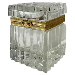 Boîte en cristal de Baccarat des années 1890 avec montures en bronze doré