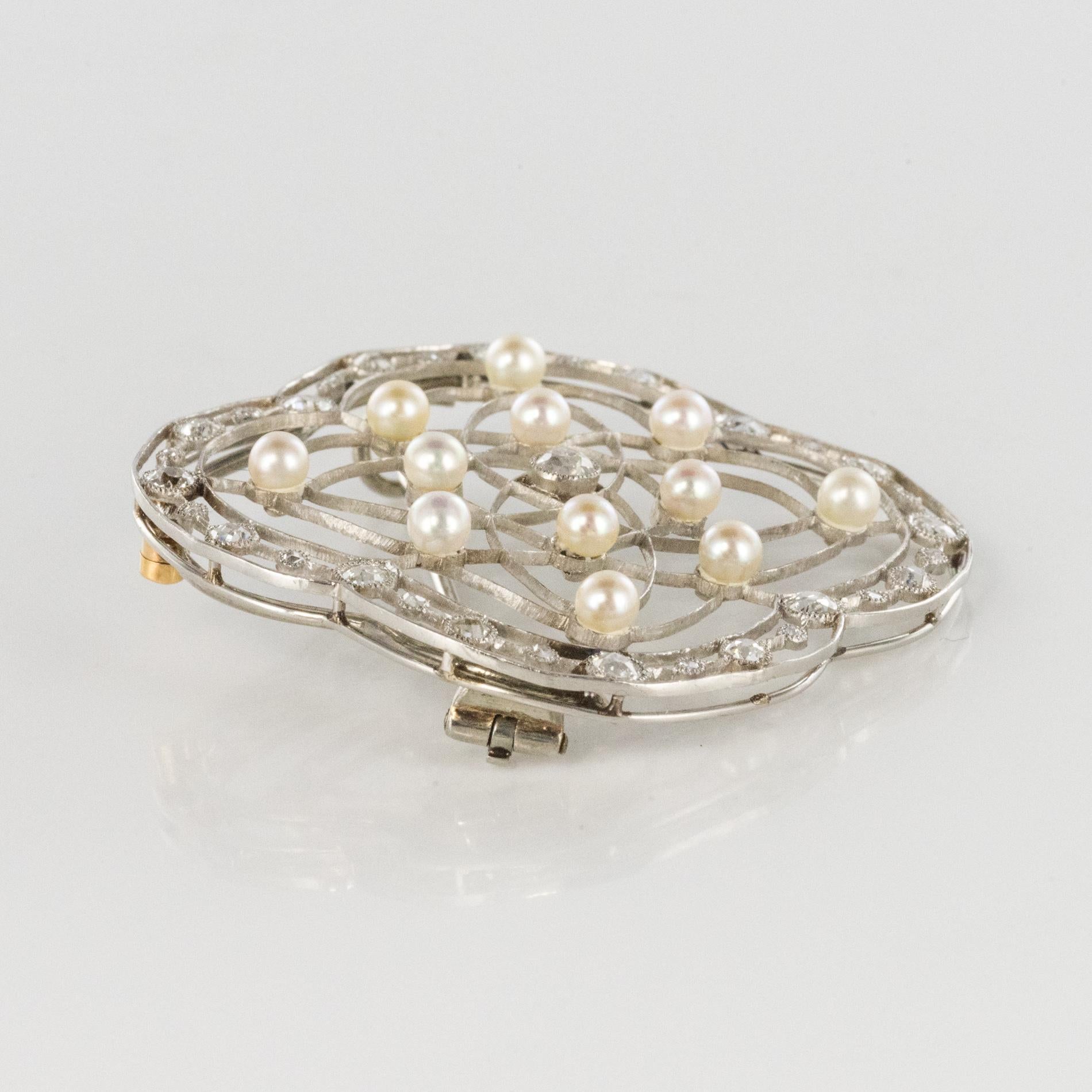 1890er Belle poque Natrliche Perle Diamanten 18 Karat Gold Platin Brosche im Angebot 6