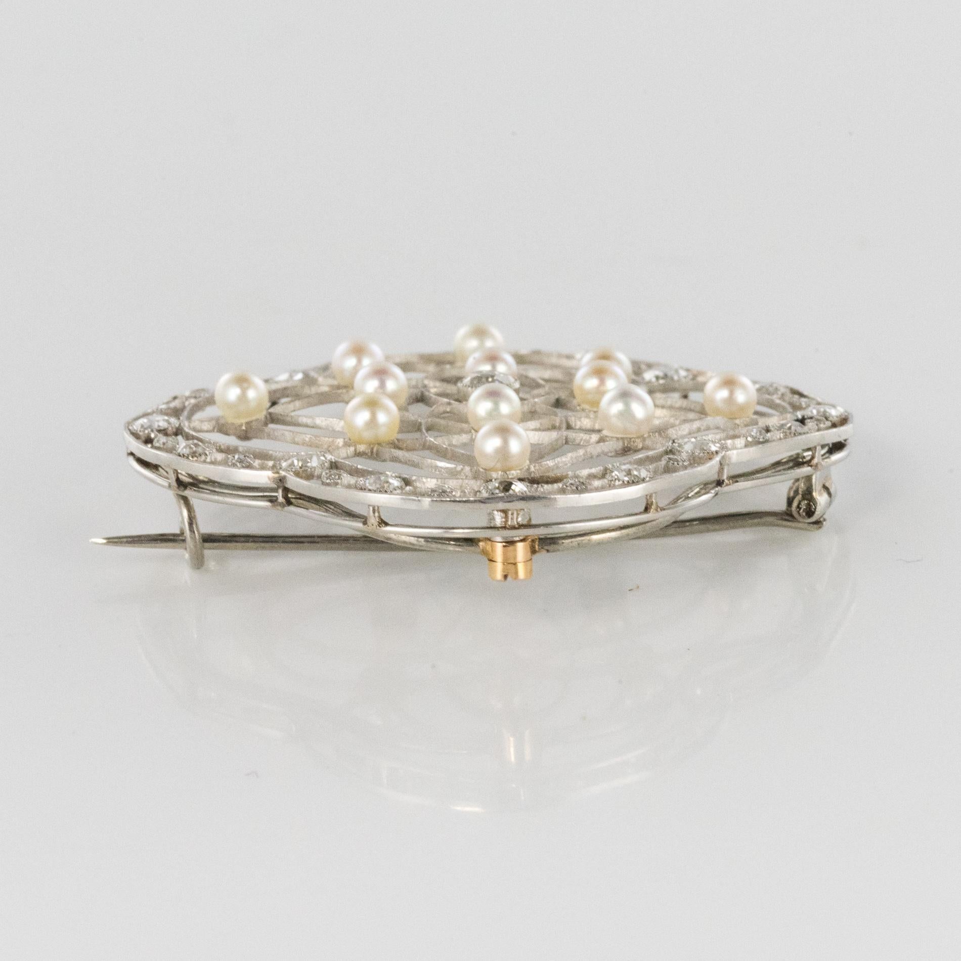 1890er Belle poque Natrliche Perle Diamanten 18 Karat Gold Platin Brosche im Angebot 2