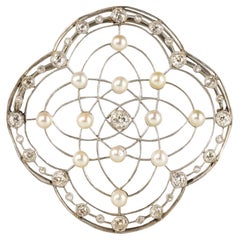 1890s Belle Époque Natural Pearl Diamonds 18 Karat Gold Platinum Brooch