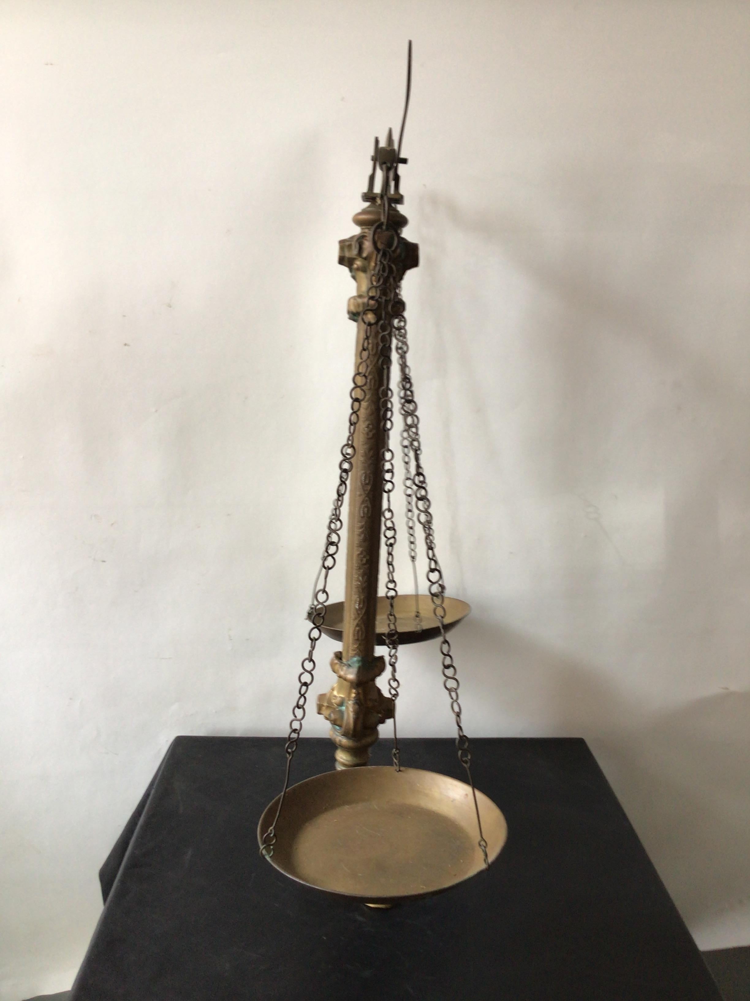 1890s Brass Scale In Good Condition In Tarrytown, NY