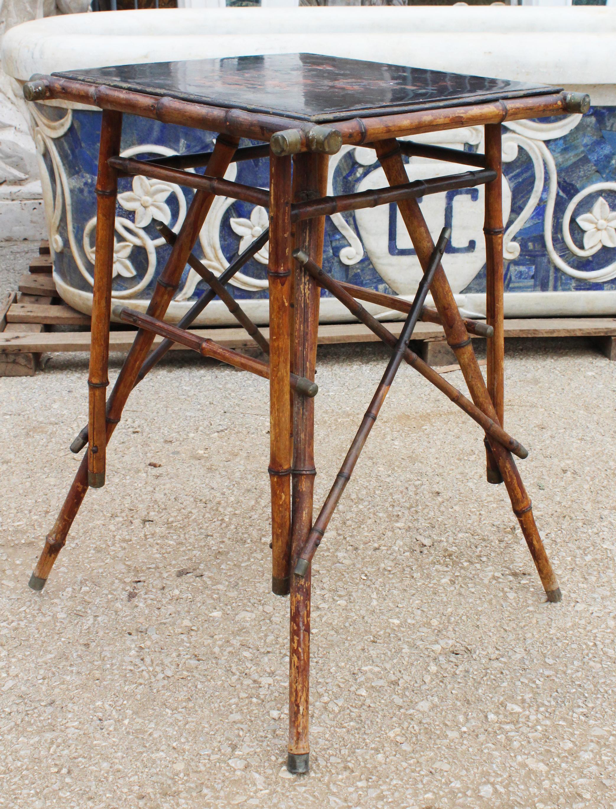 1890s Chinese Bamboo Side Table with Black Lacquer Top and Bronze Fittings In Good Condition In Marbella, ES