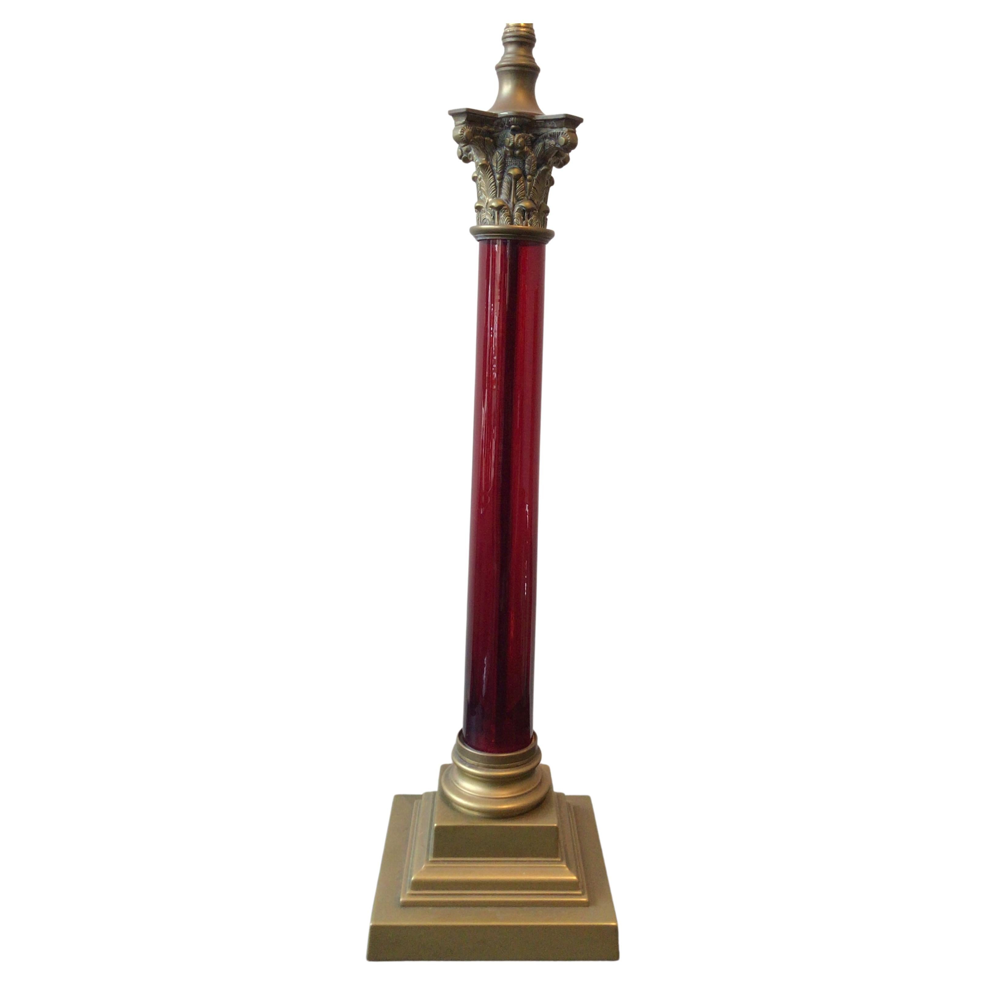 Lampe à colonne en verre canneberge et bronze des années 1890