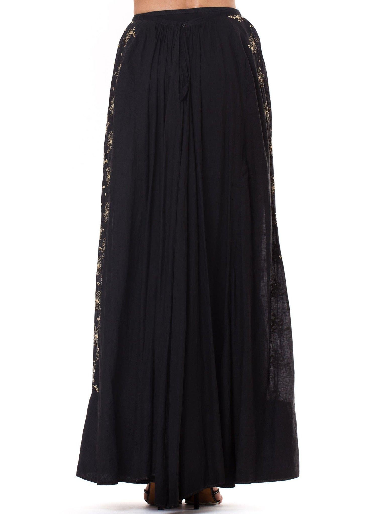 1890S  Black Victorian Cotton Sateen Skirt With Lace Style Embroidery In Excellent Condition For Sale In New York, NY