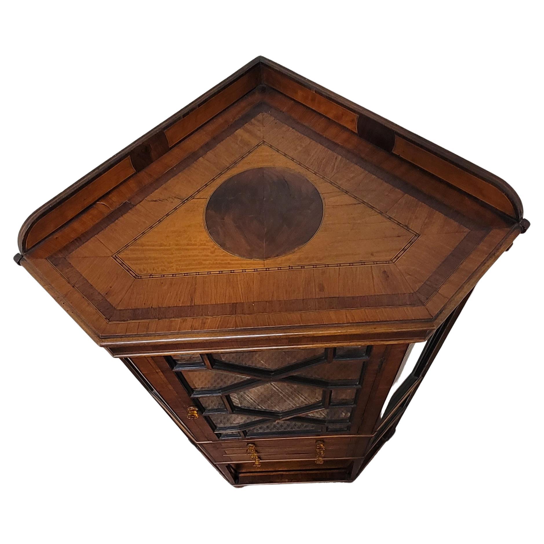 1890s English  Art Nouveau Mahogany Inlaid Corner Vitrine Display Cabinet For Sale 5
