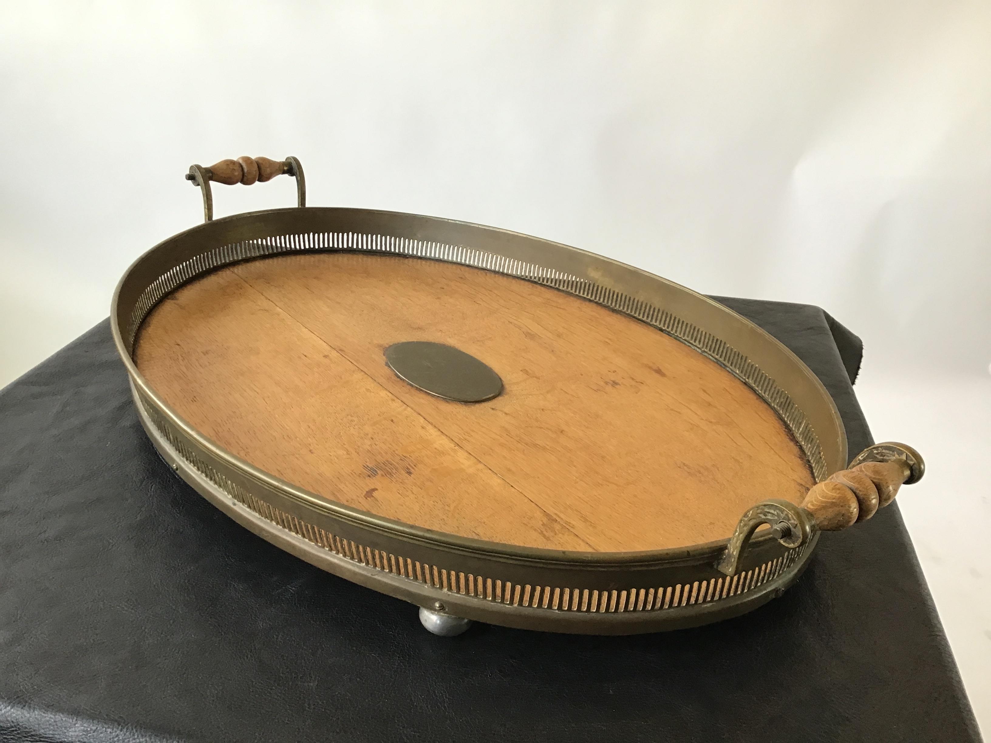 1890s English Brass Tray In Good Condition In Tarrytown, NY