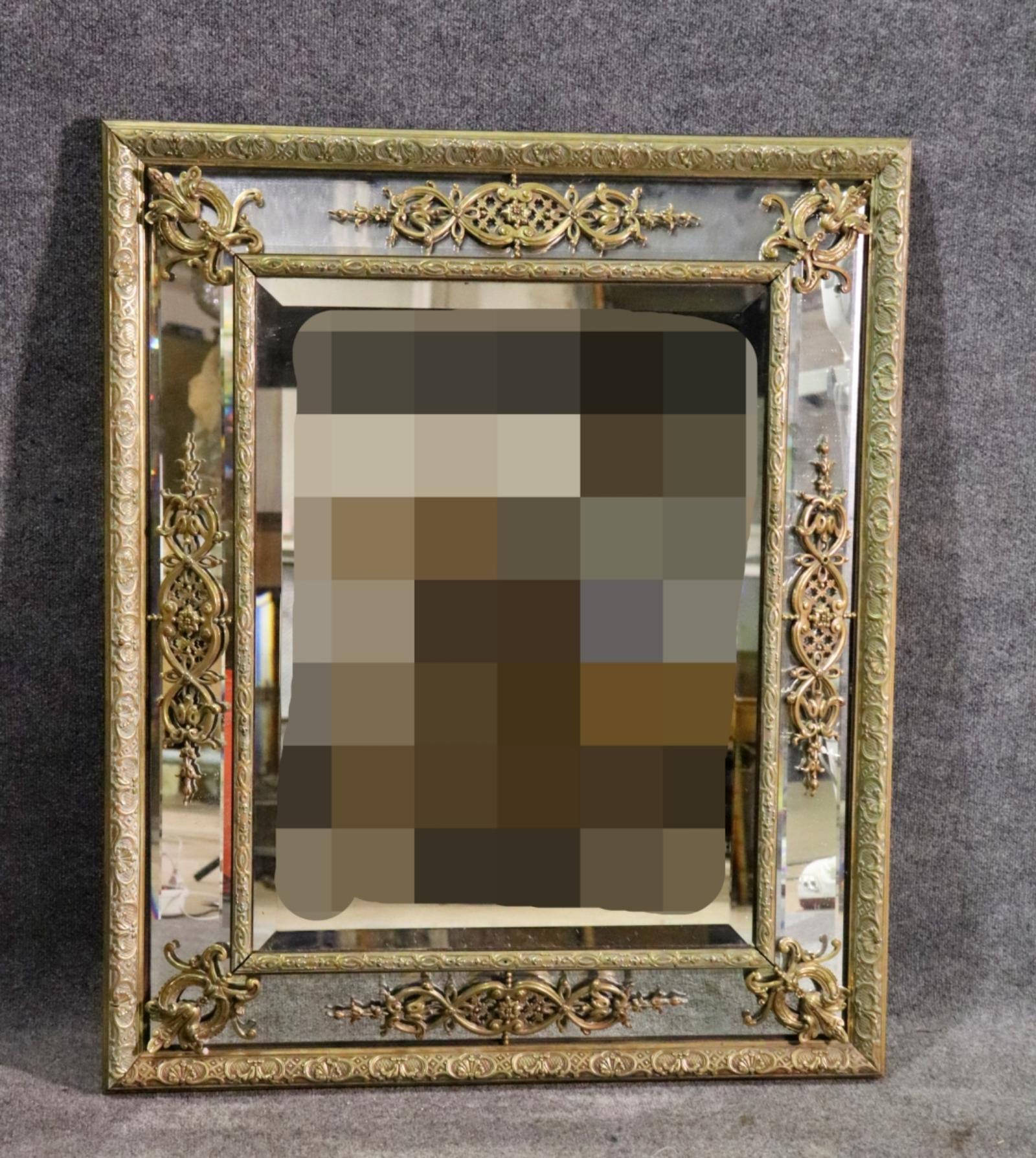 Specchio neoclassico francese Luigi XV in bronzo del 1890 in vendita 4