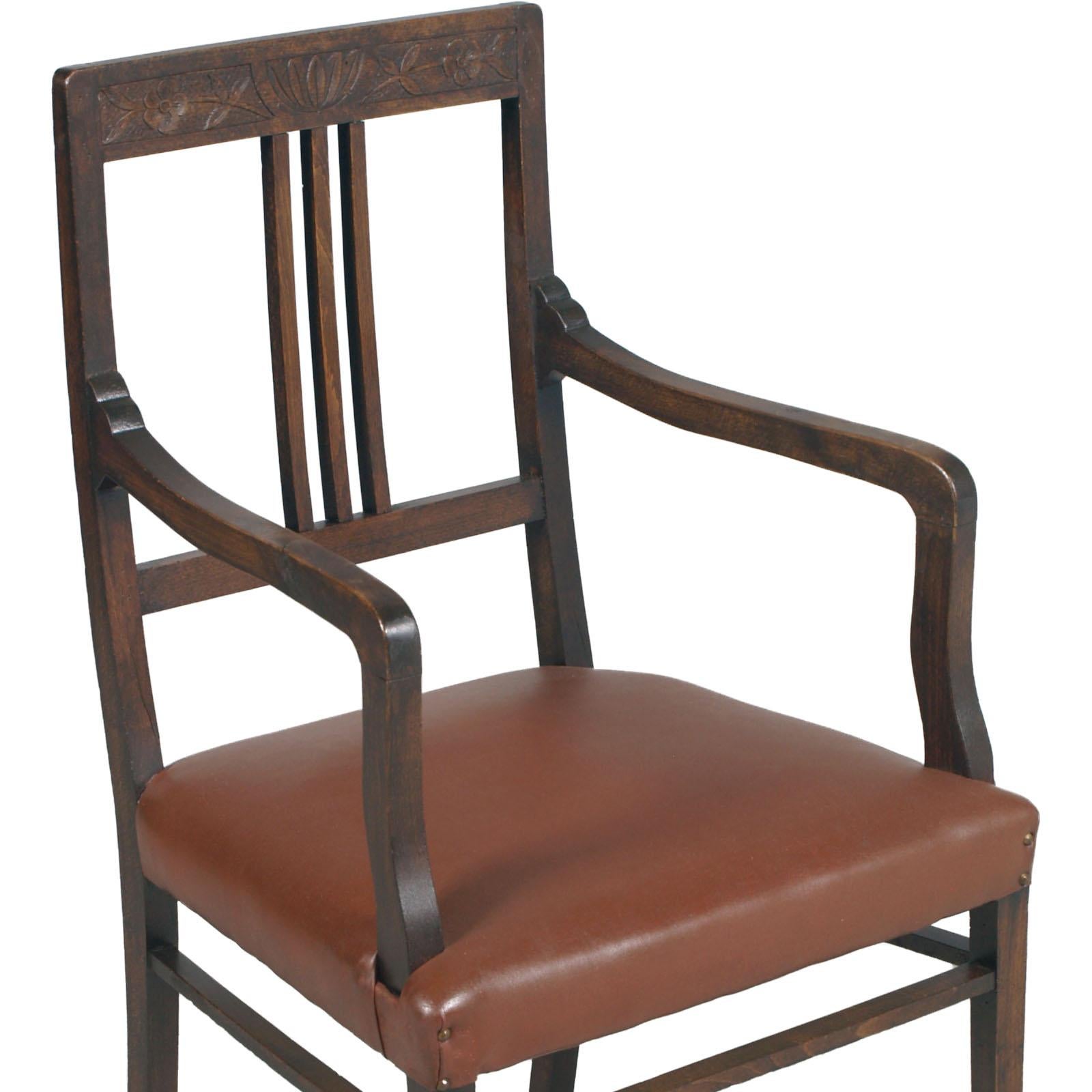 Schöne und raffinierte provenzalische Sessel aus dem späten 19. Jahrhundert, Jugendstil, handgeschnitztes Nussbaumholz, restauriert und mit Wachs poliert.

Maße cm: H 46/99, B 52, T 52.