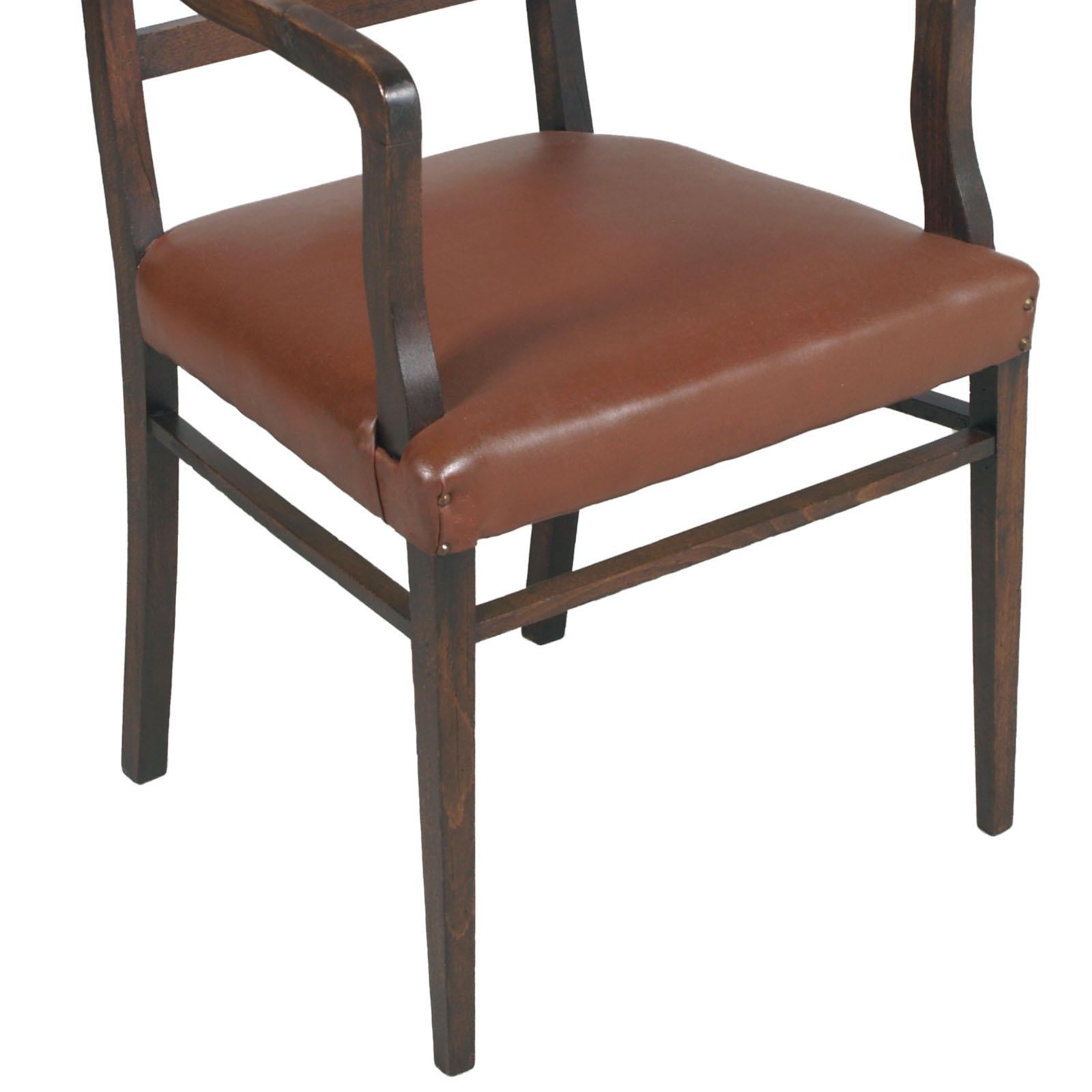 Französische Sessel im Art nouveau-Stil aus handgeschnitztem Nussbaumholz, restauriert und gewachst, 1890er Jahre (Handgeschnitzt) im Angebot