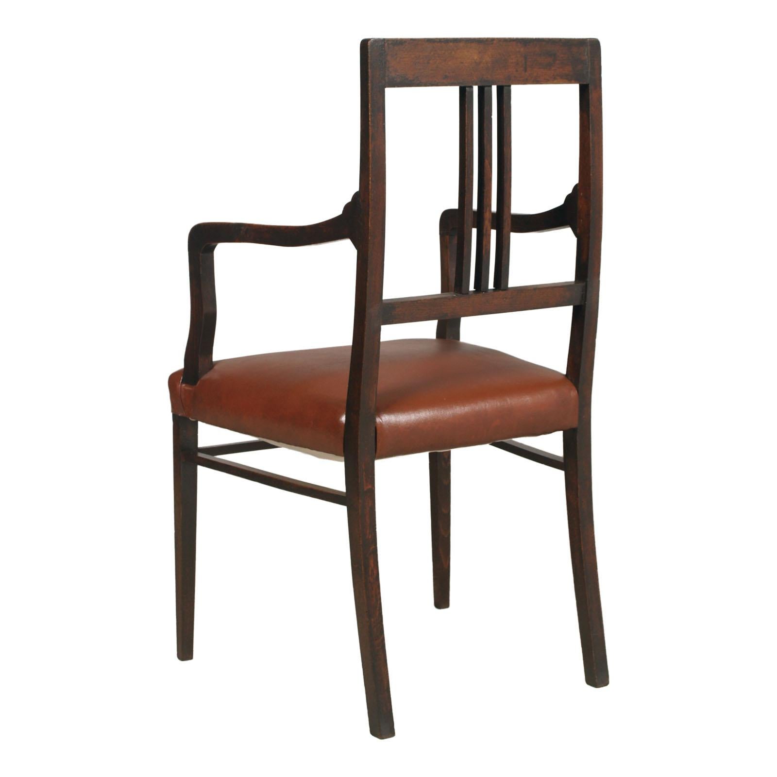 Französische Sessel im Art nouveau-Stil aus handgeschnitztem Nussbaumholz, restauriert und gewachst, 1890er Jahre (Leder) im Angebot