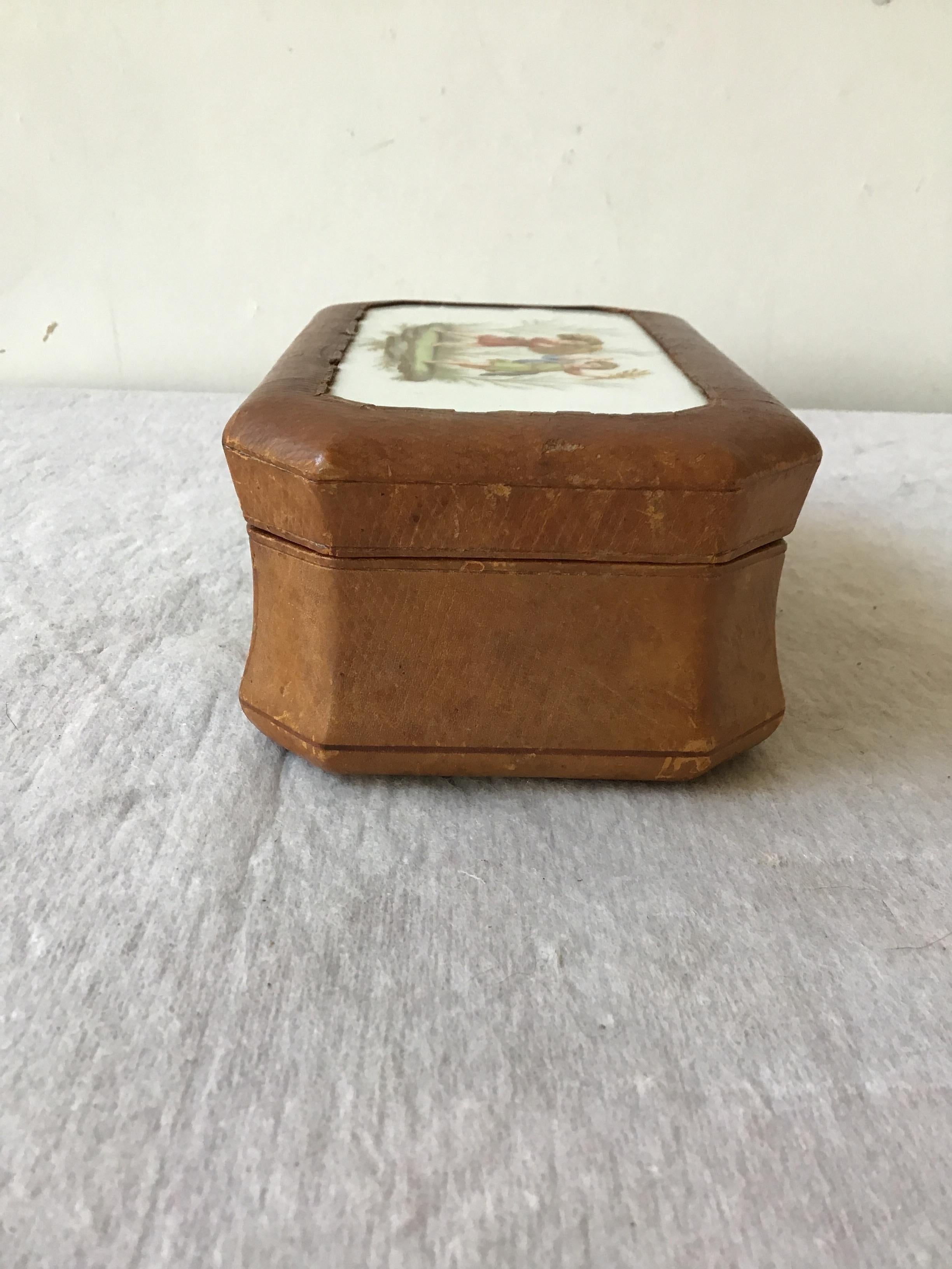 1890s French Leather Box with Ceramic Plaque of Children For Sale 1
