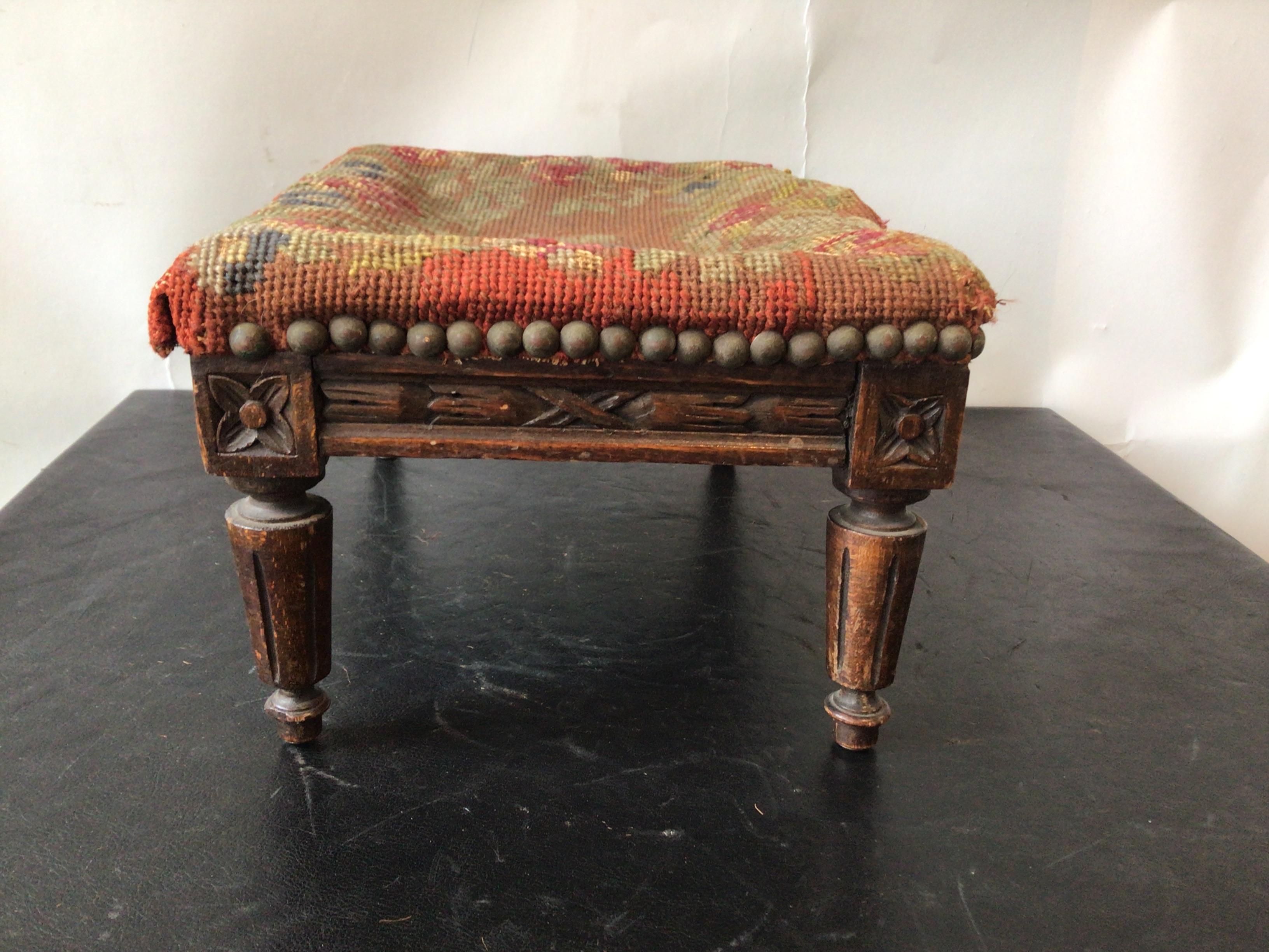 1890s French Louis XVI Footstool In Good Condition For Sale In Tarrytown, NY