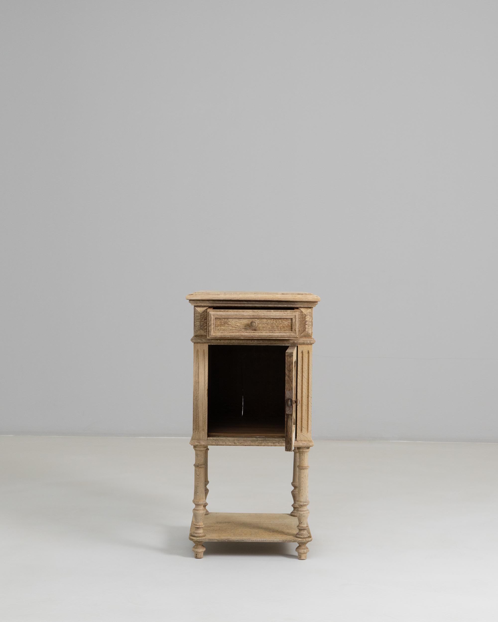 1890s French Oak Bedside Table In Good Condition For Sale In High Point, NC