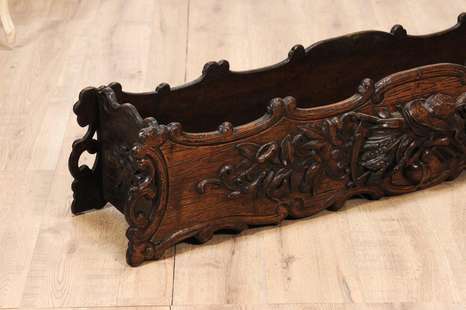 1890s French Oak Planter with Carved Gardening Themed Frieze In Good Condition For Sale In Atlanta, GA