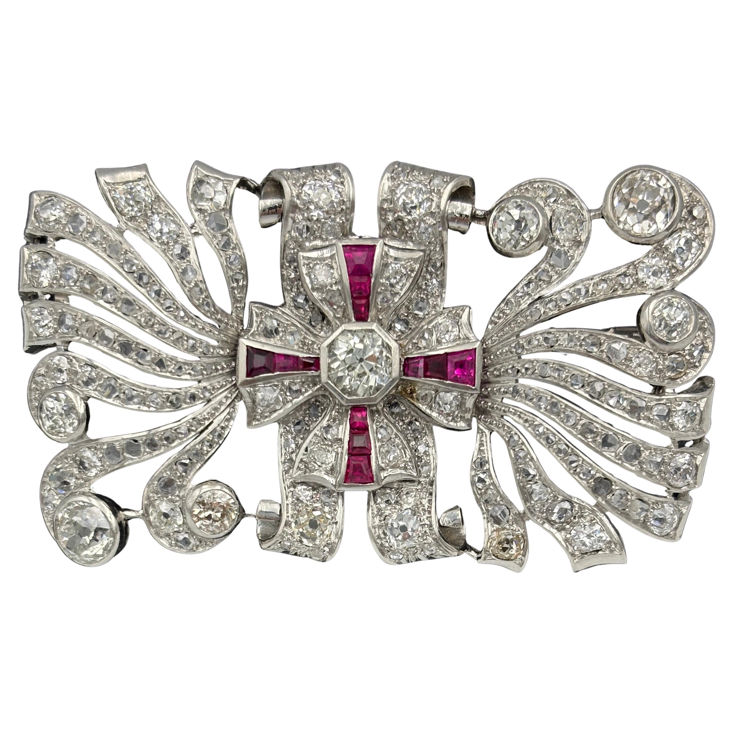 Broche francés de platino y diamantes de la década de 1890 con unos 7c diamantes