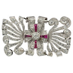 Broche francés de platino y diamantes de la década de 1890 con unos 7c diamantes
