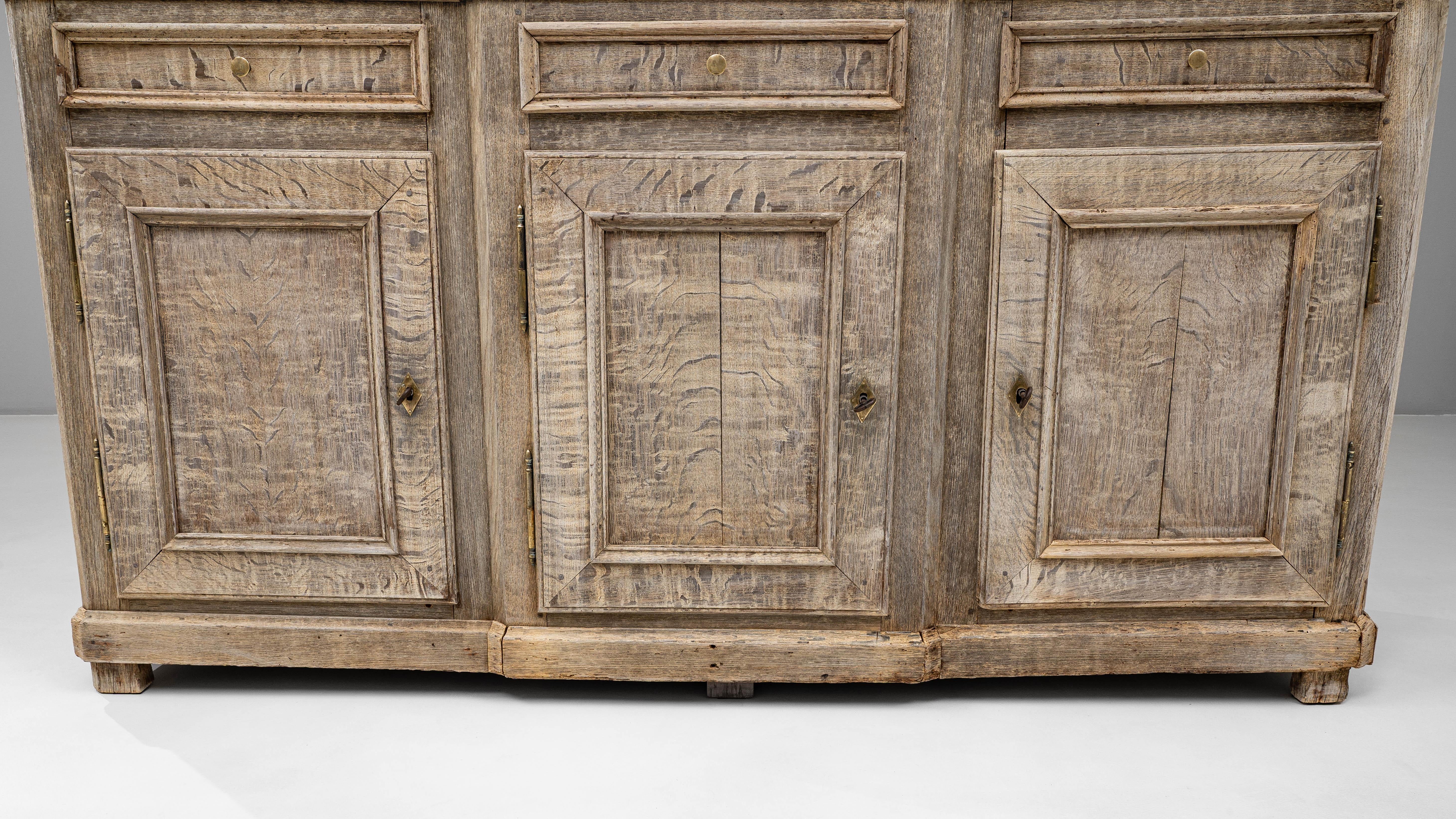 1890er Jahre Französisch Provincial Eiche Vitrine im Angebot 4