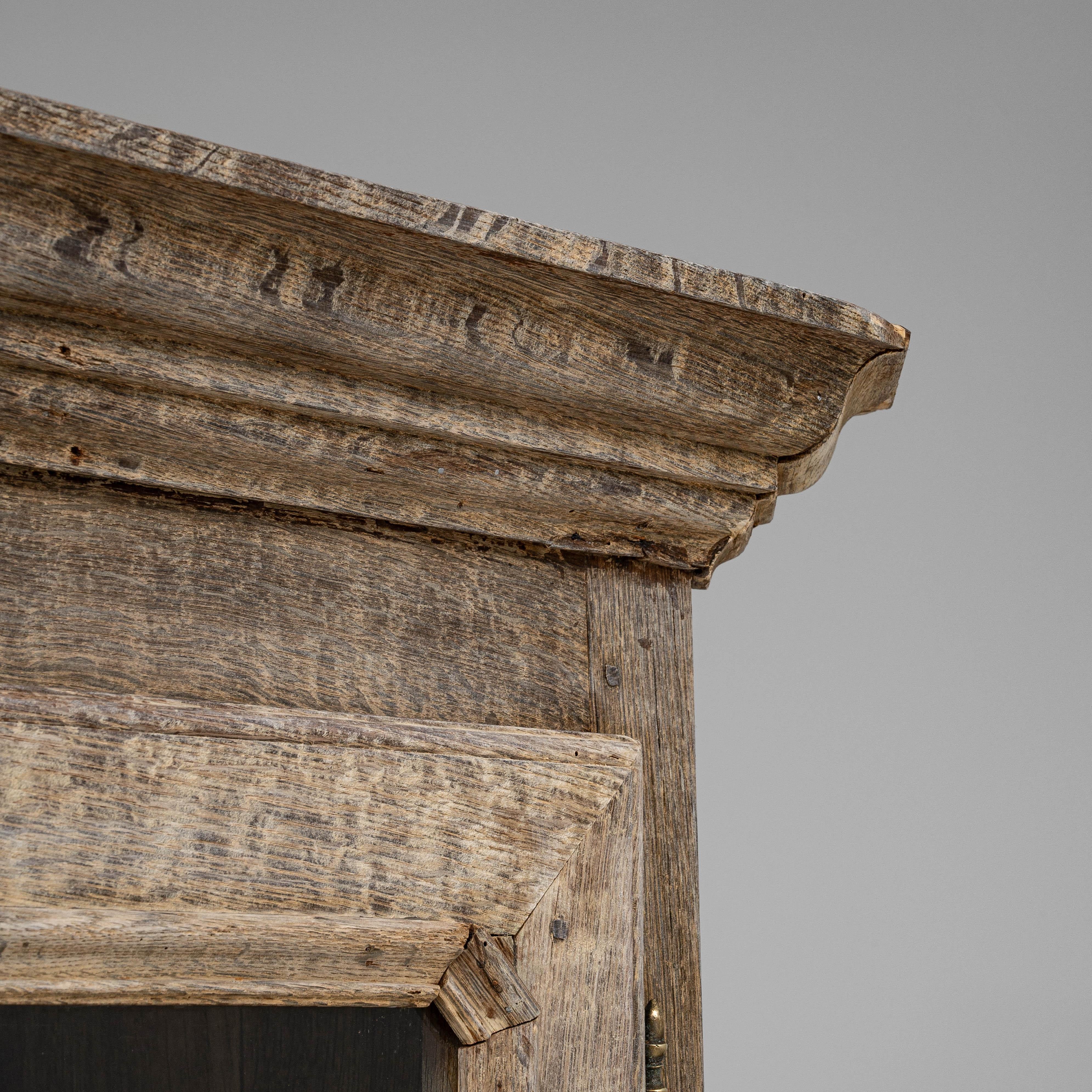 1890er Jahre Französisch Provincial Eiche Vitrine im Angebot 7