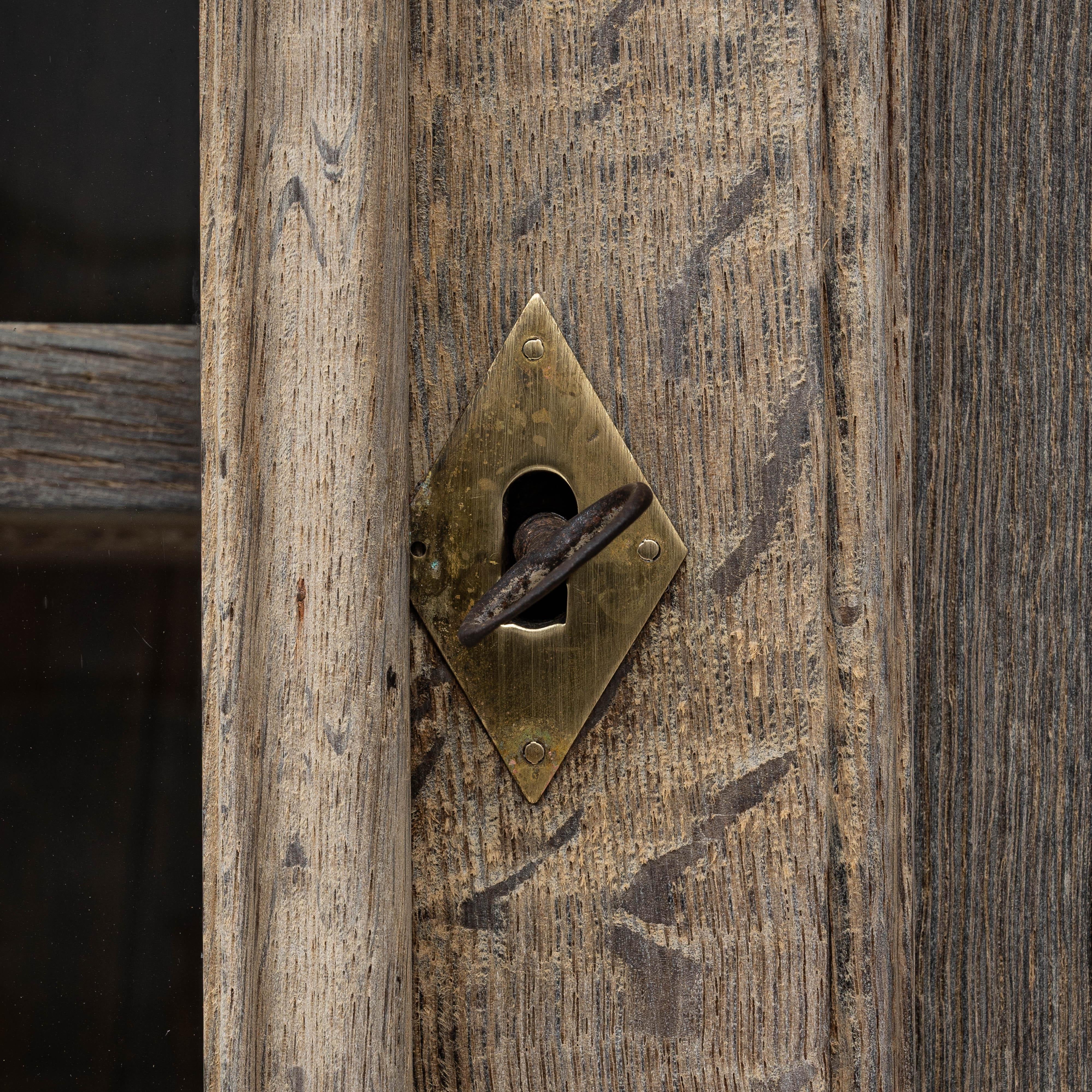 1890er Jahre Französisch Provincial Eiche Vitrine im Angebot 8