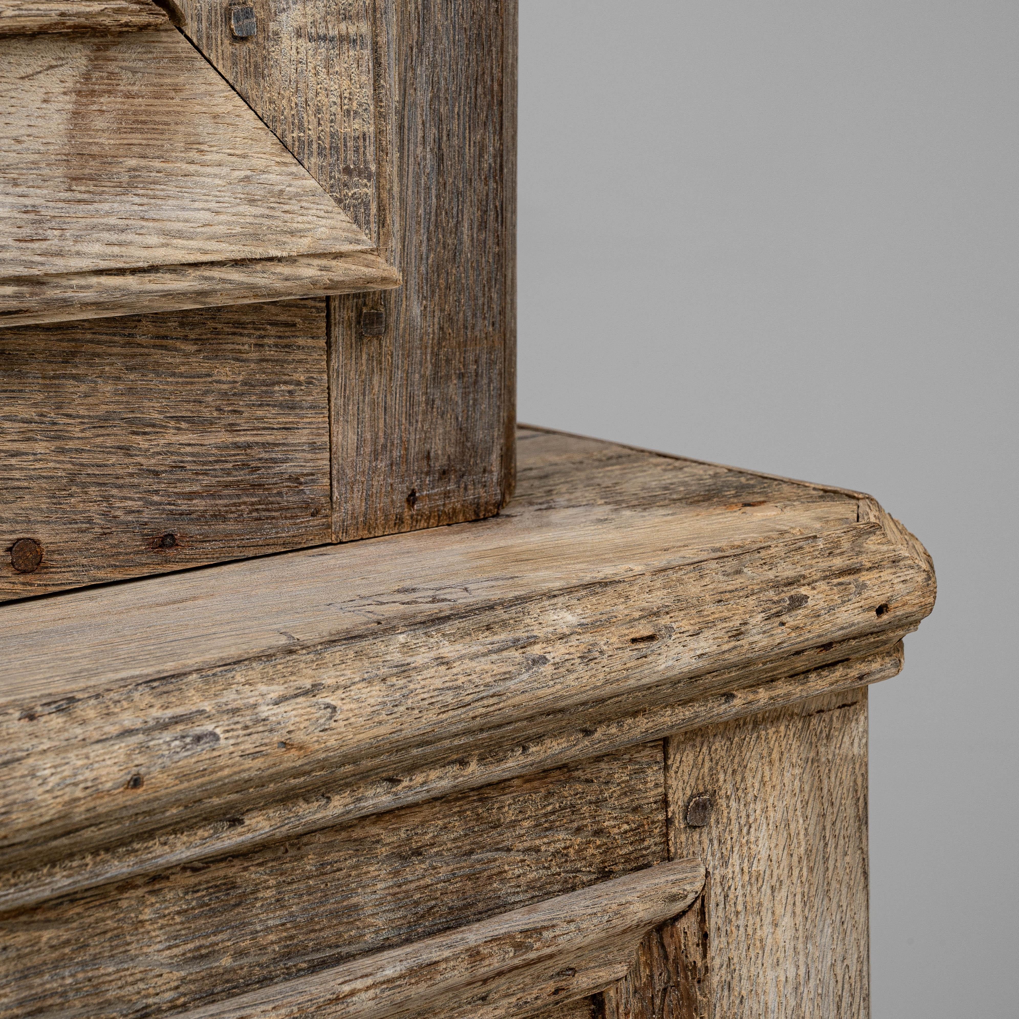 1890er Jahre Französisch Provincial Eiche Vitrine im Angebot 11