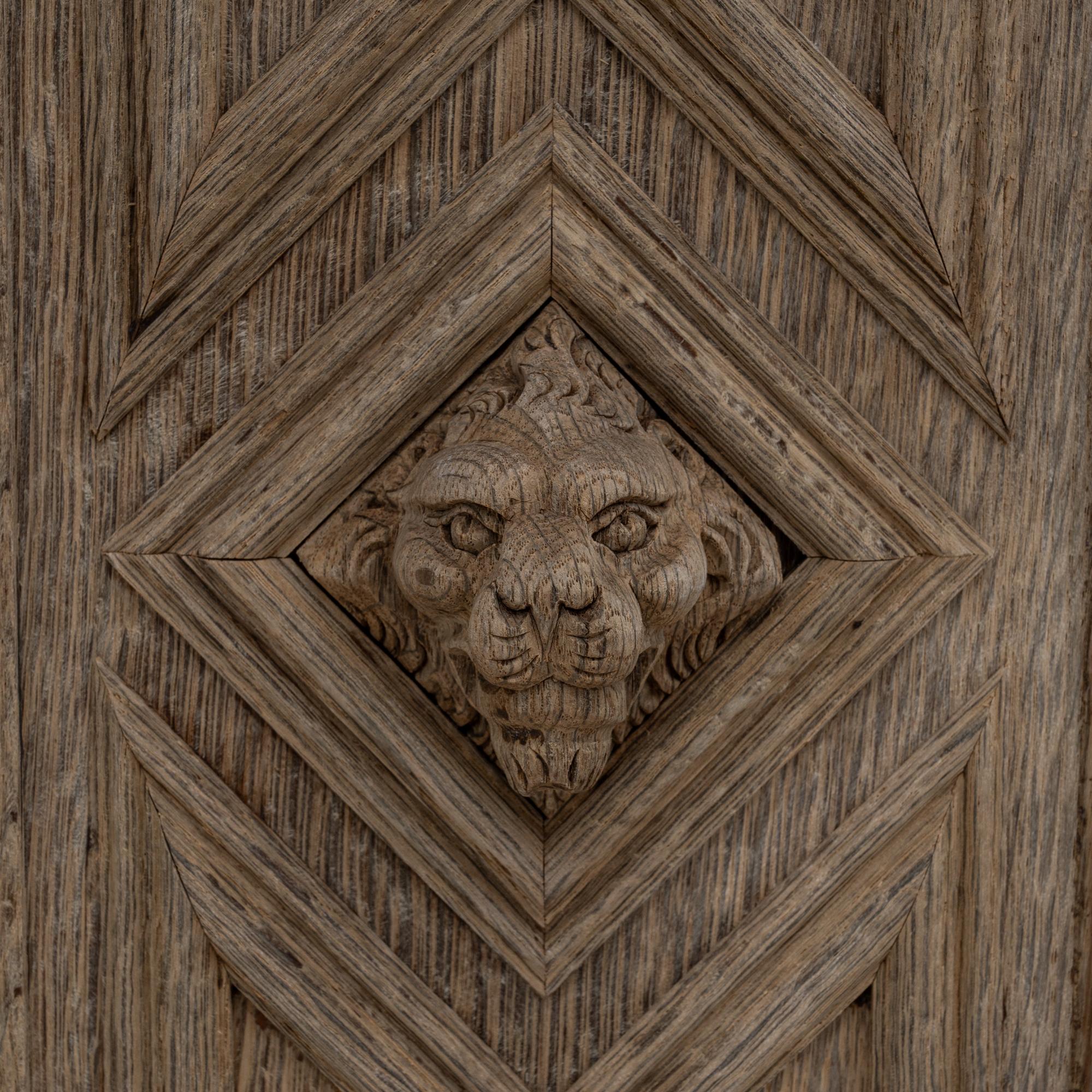 Comodino in quercia con cassetto in stile rinascimentale francese del 1890 in vendita 6