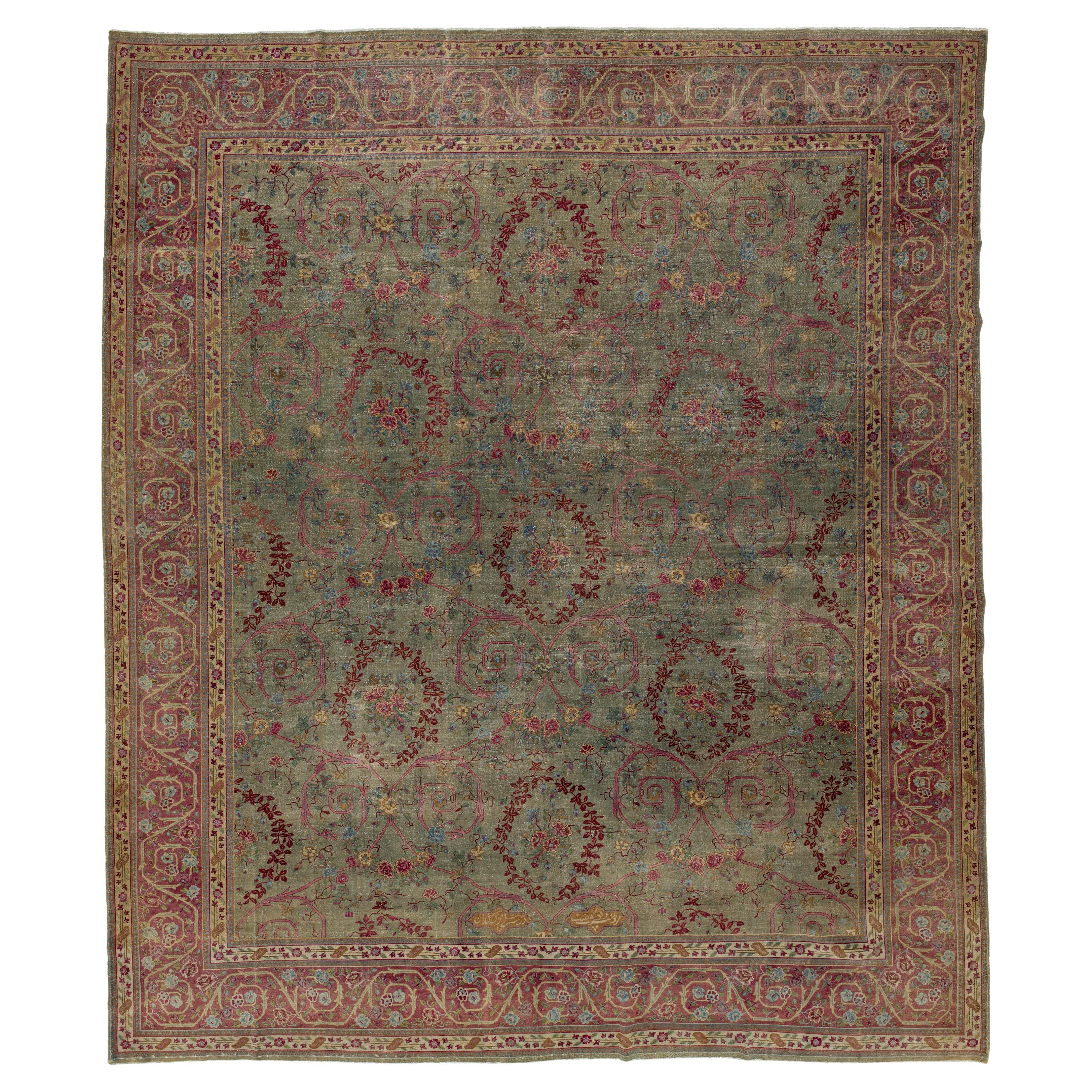 1890s Green Antique Indian Agra Handmade Wool Rug with Floral Pattern (Tapis de laine à motifs floraux)