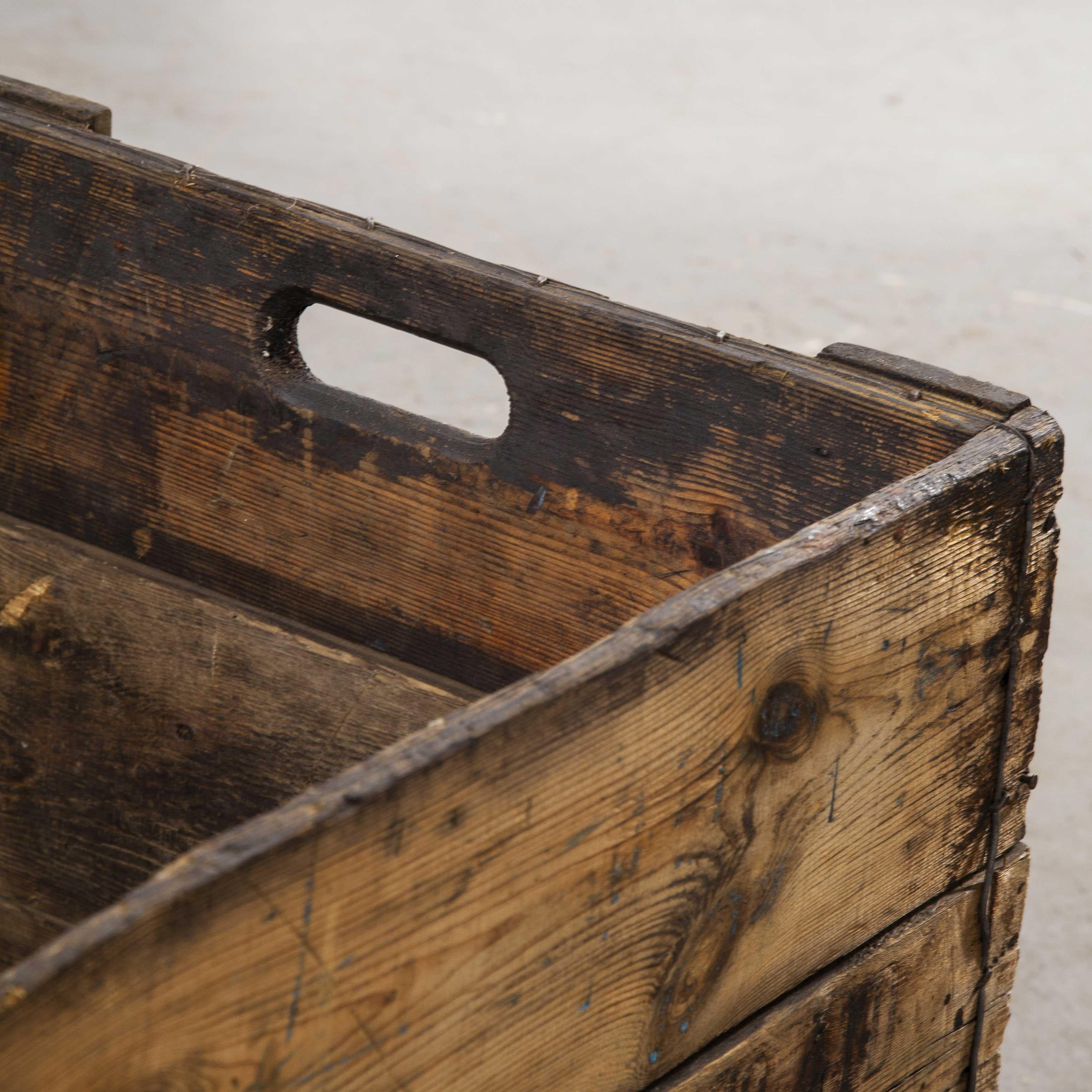 1890s Large Mill Decorative Pine Crate 'Crate 6' In Good Condition In Hook, Hampshire