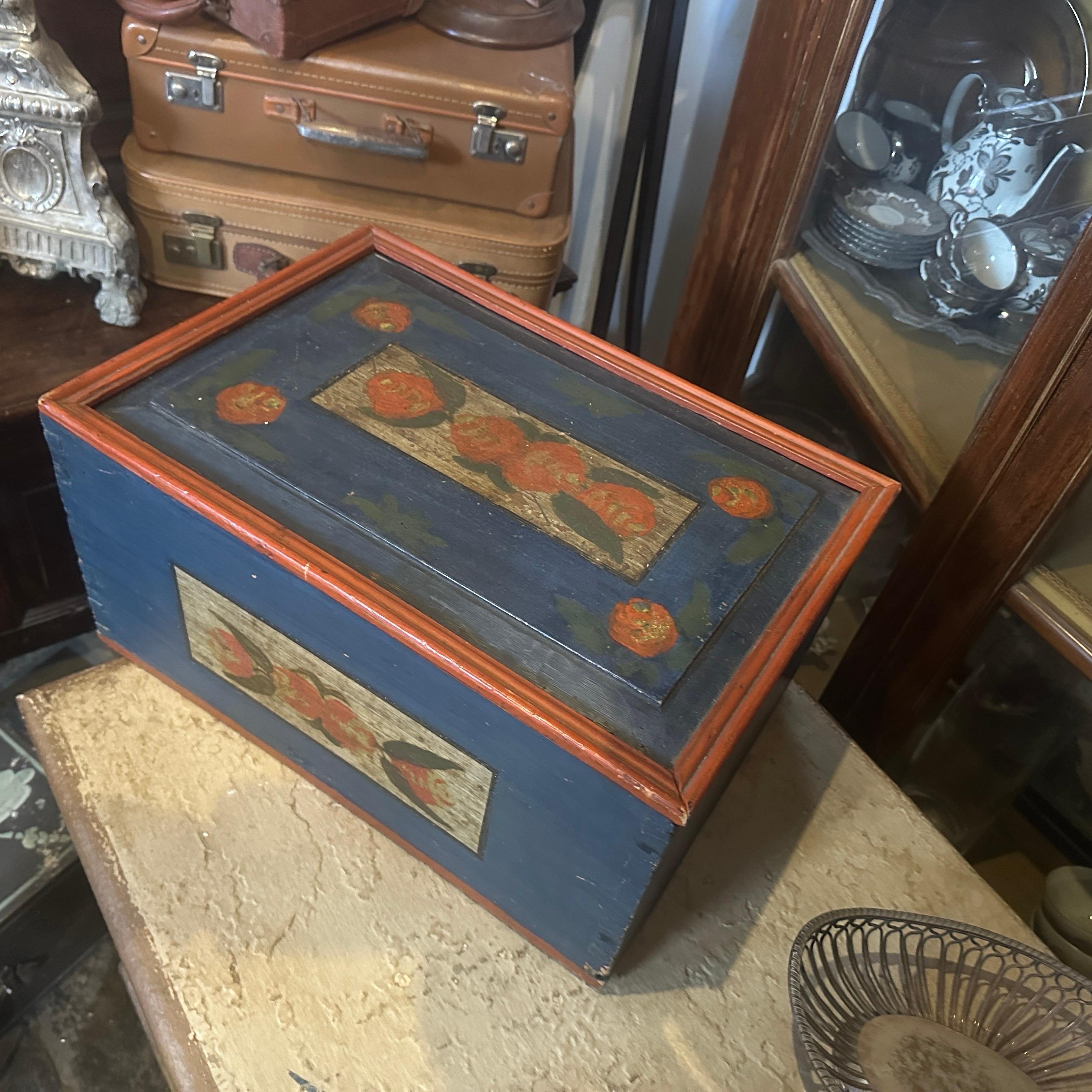 Hand-Crafted 1890s Louis Philippe Red and Blue Lacquered Wood Sicilian Box For Sale