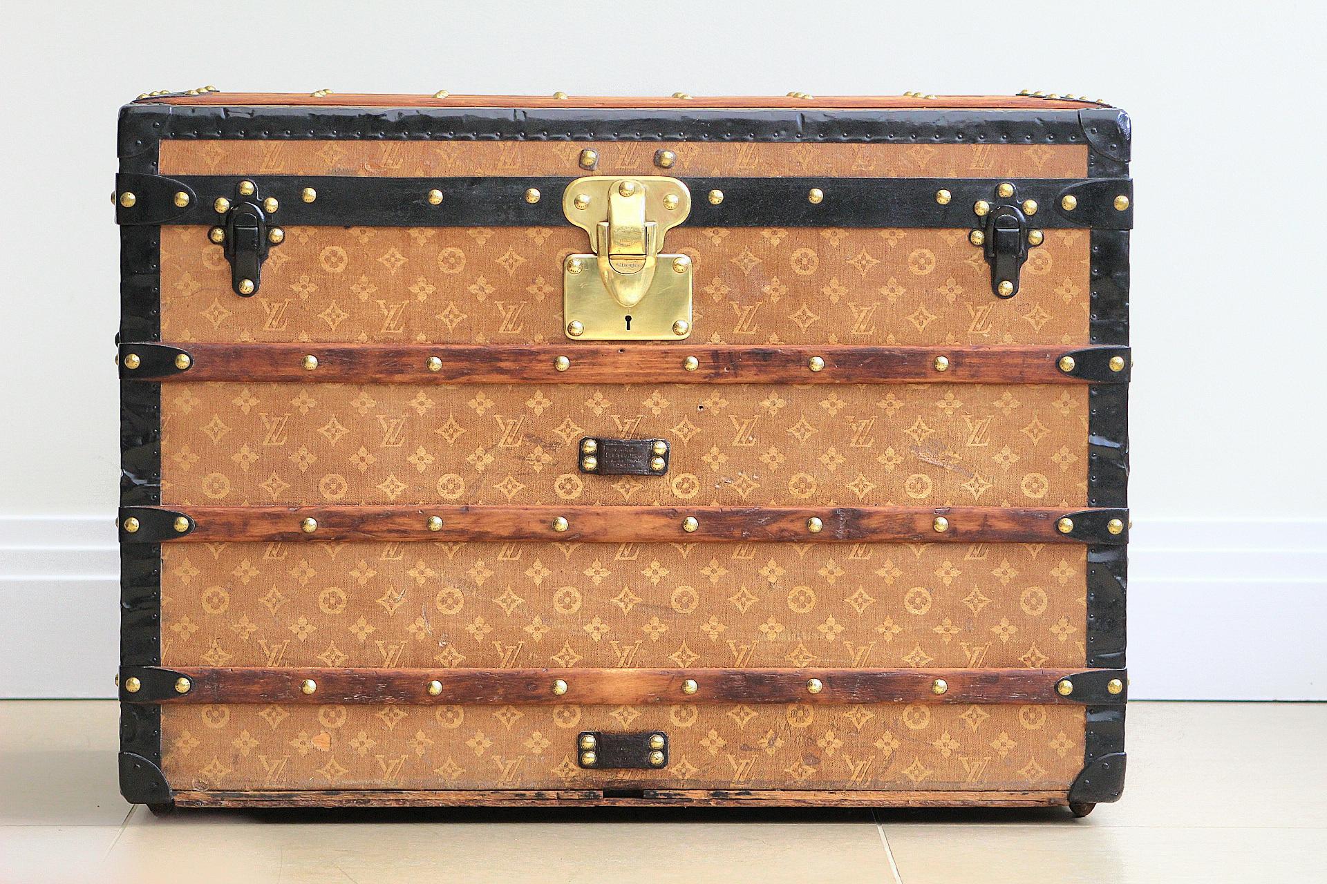 1890s Louis Vuitton Courier Trunk in Monogram Woven Canvas In Good Condition For Sale In London, GB