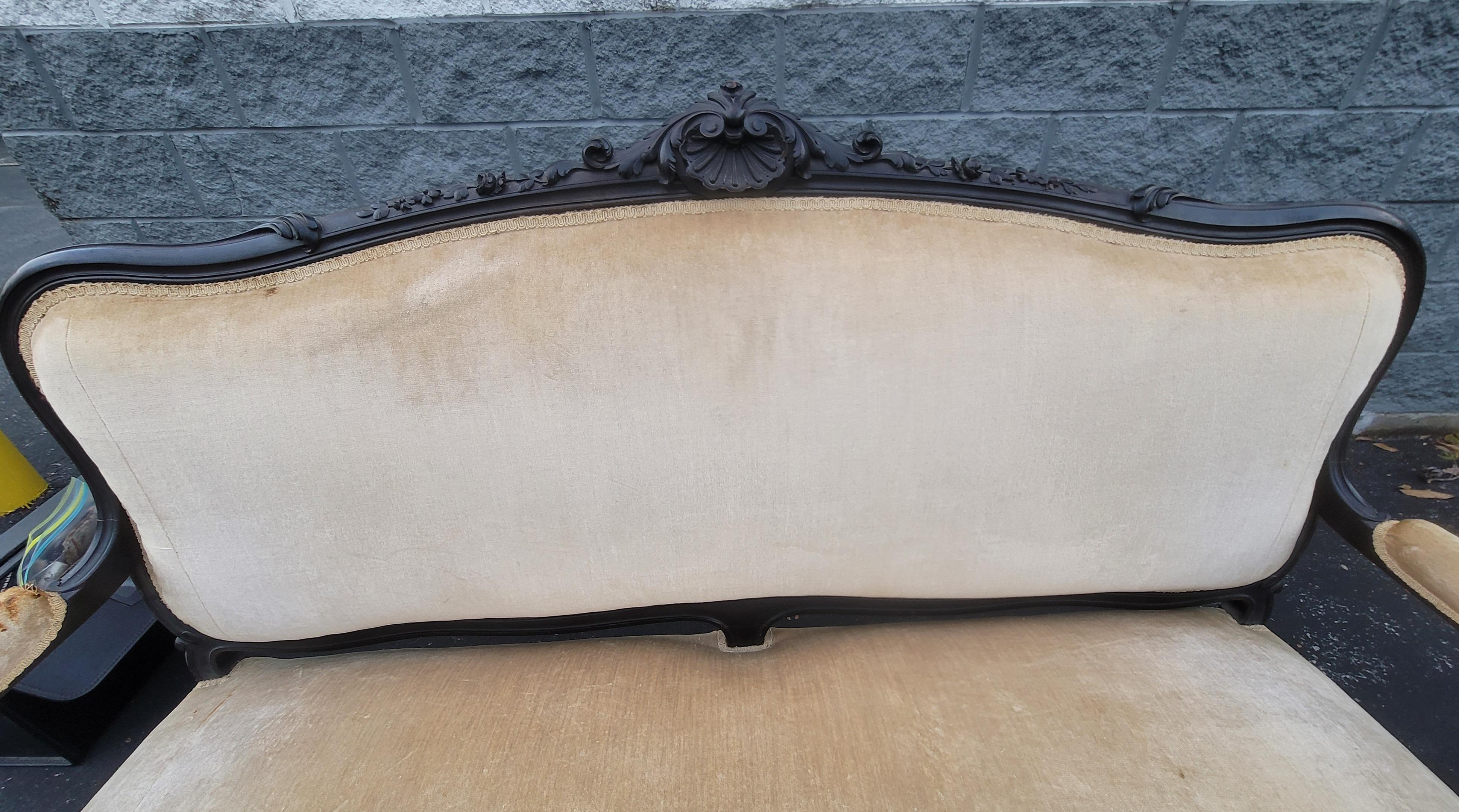 Geschnitztes, ebonisiertes und gepolstertes Louis-XV-Sofa von 1890 (Französisch) im Angebot