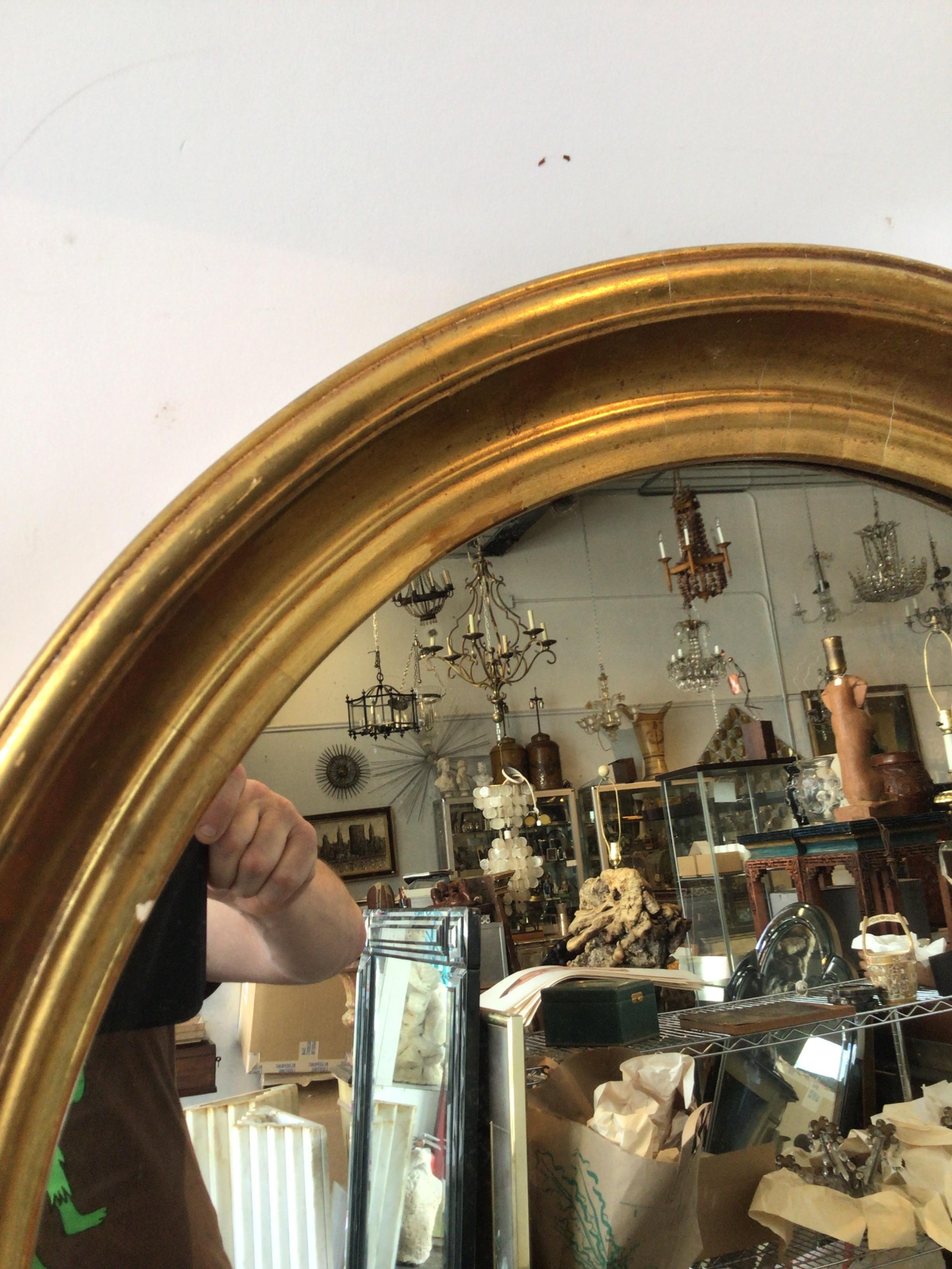 1890s Oval Gilt Wood Mirror In Good Condition In Tarrytown, NY