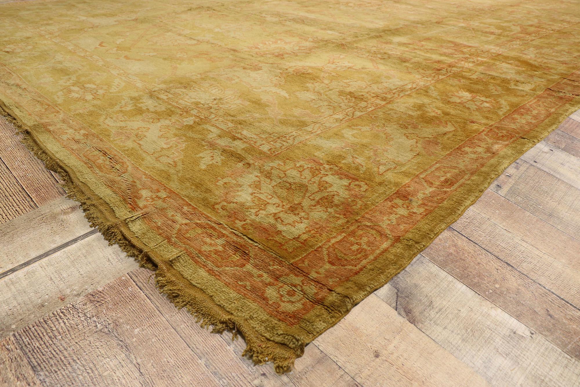 Antiker türkischer Oushak-Teppich des späten 19. Jahrhunderts mit traditionellem Stil im Angebot 2