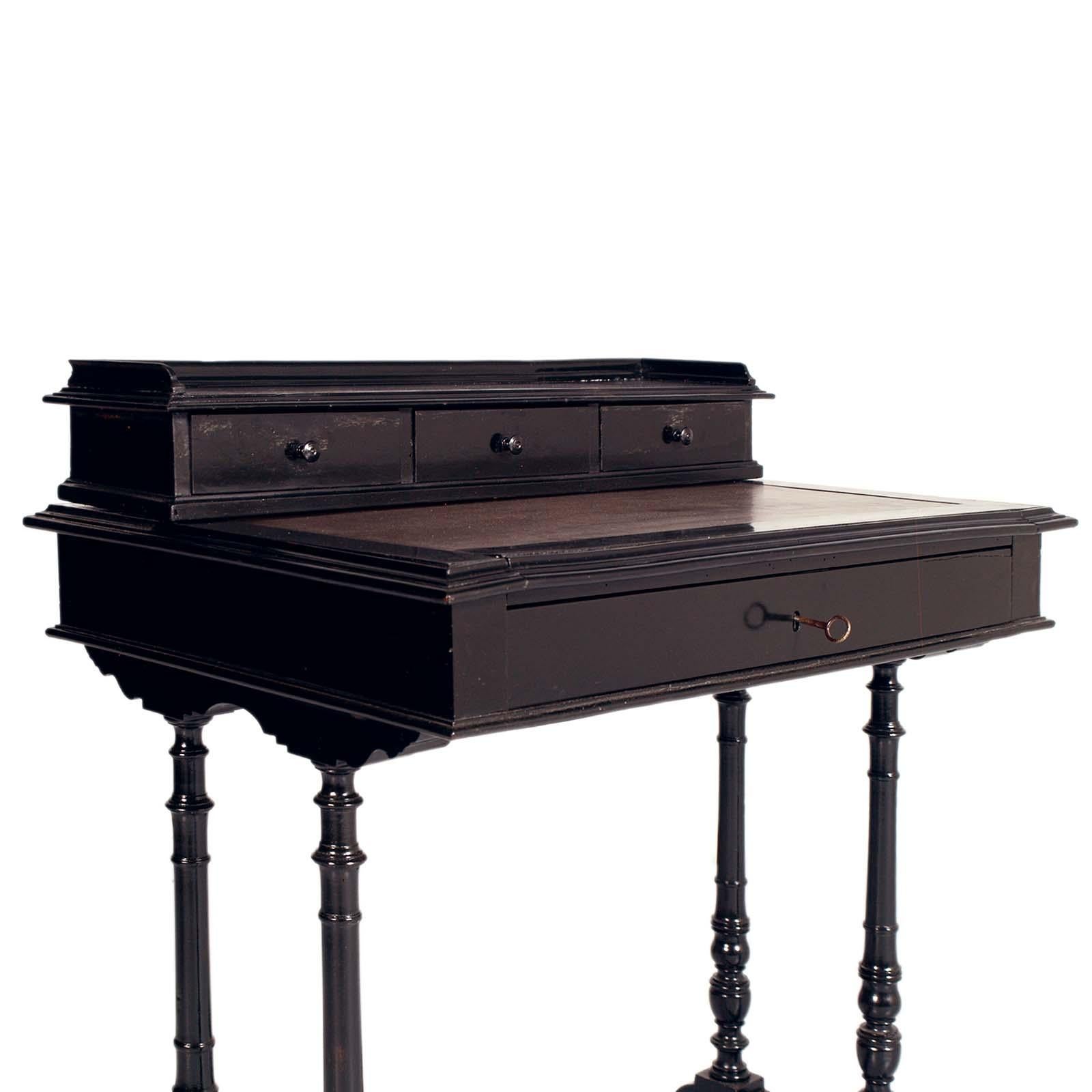 1890s Secretary Writing Desk Console Vanity by Bassano's Ebanistery in walnut In Good Condition In Vigonza, Padua