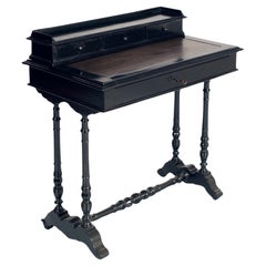 Scrivania segretaria del 1890 con console Vanity di Bassano in noce