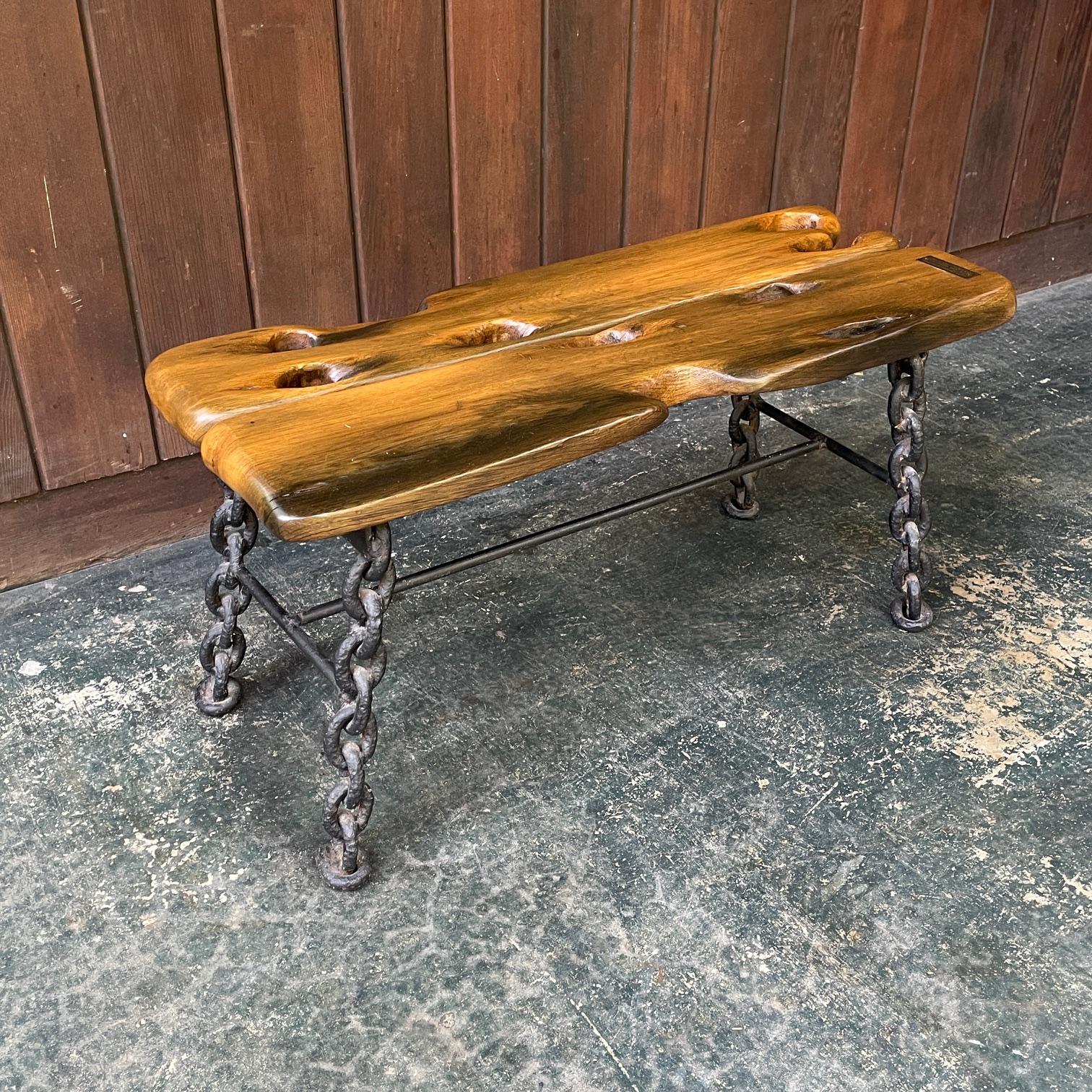 Coloniale americano Panchina in legno di recupero del 1890 con base in ferro A Link Nautica in vendita
