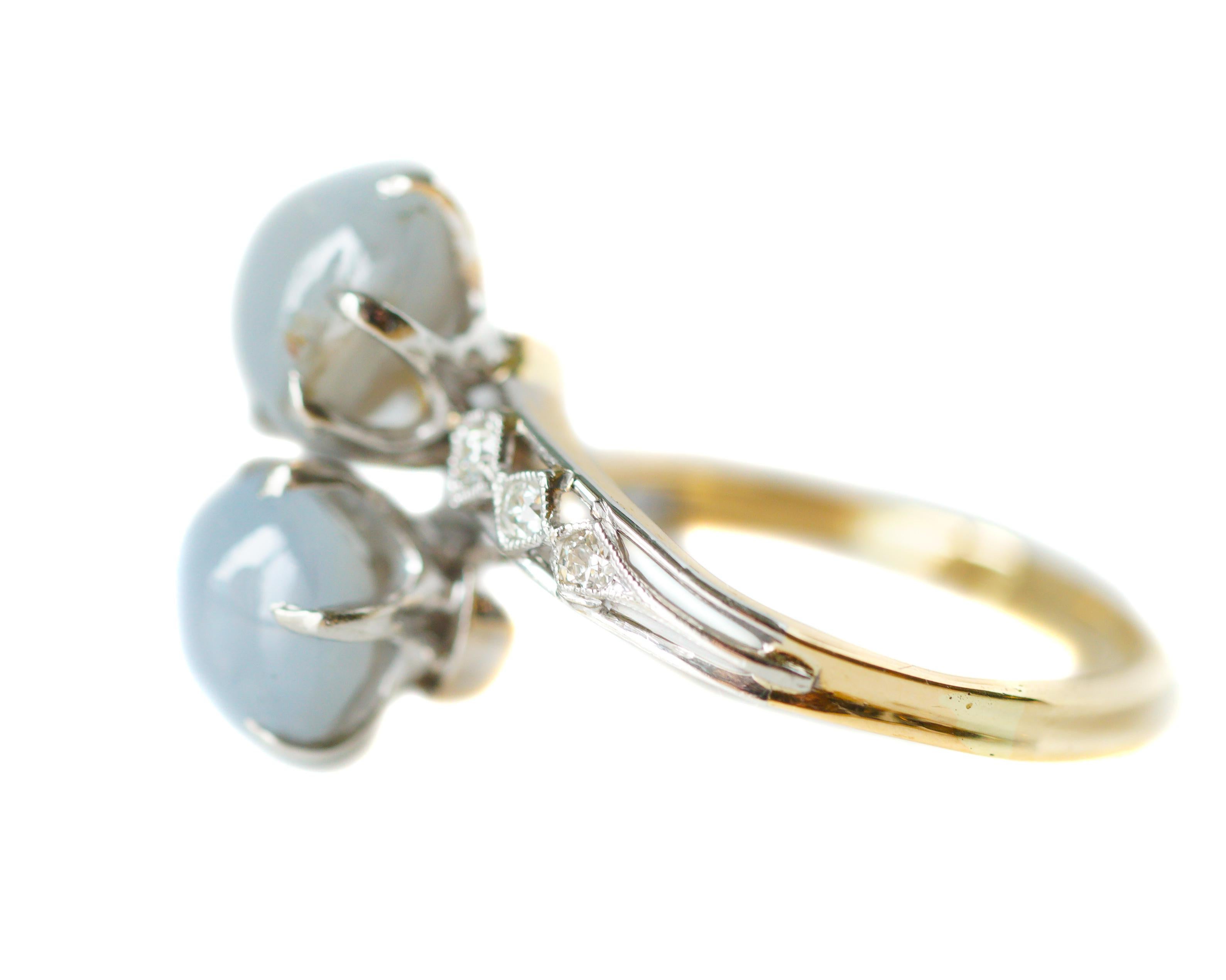 1890s Star Sapphire and Diamond 'Toi et Moi' Bypass 14 Karat White Gold Ring In Good Condition In Atlanta, GA