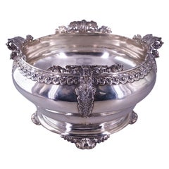 1890er Jahre Tiffany Sterling Tafelaufsatz „T“ Obstschale mit viktorianischem Federblattmotiv