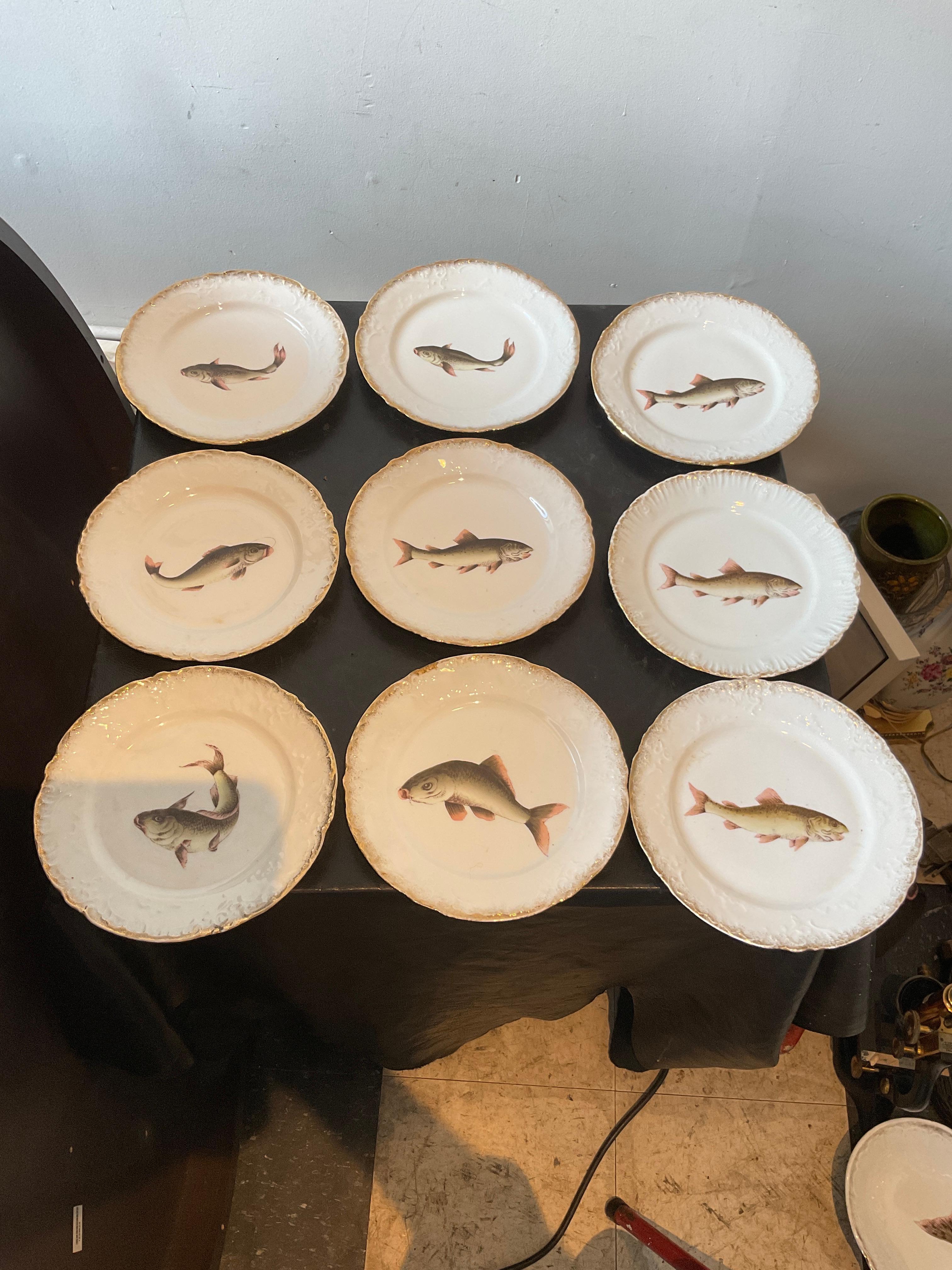 1890s Victoria Carlsbad Juego de Peces de Cerámica Austriaca 11 Piezas en venta 1